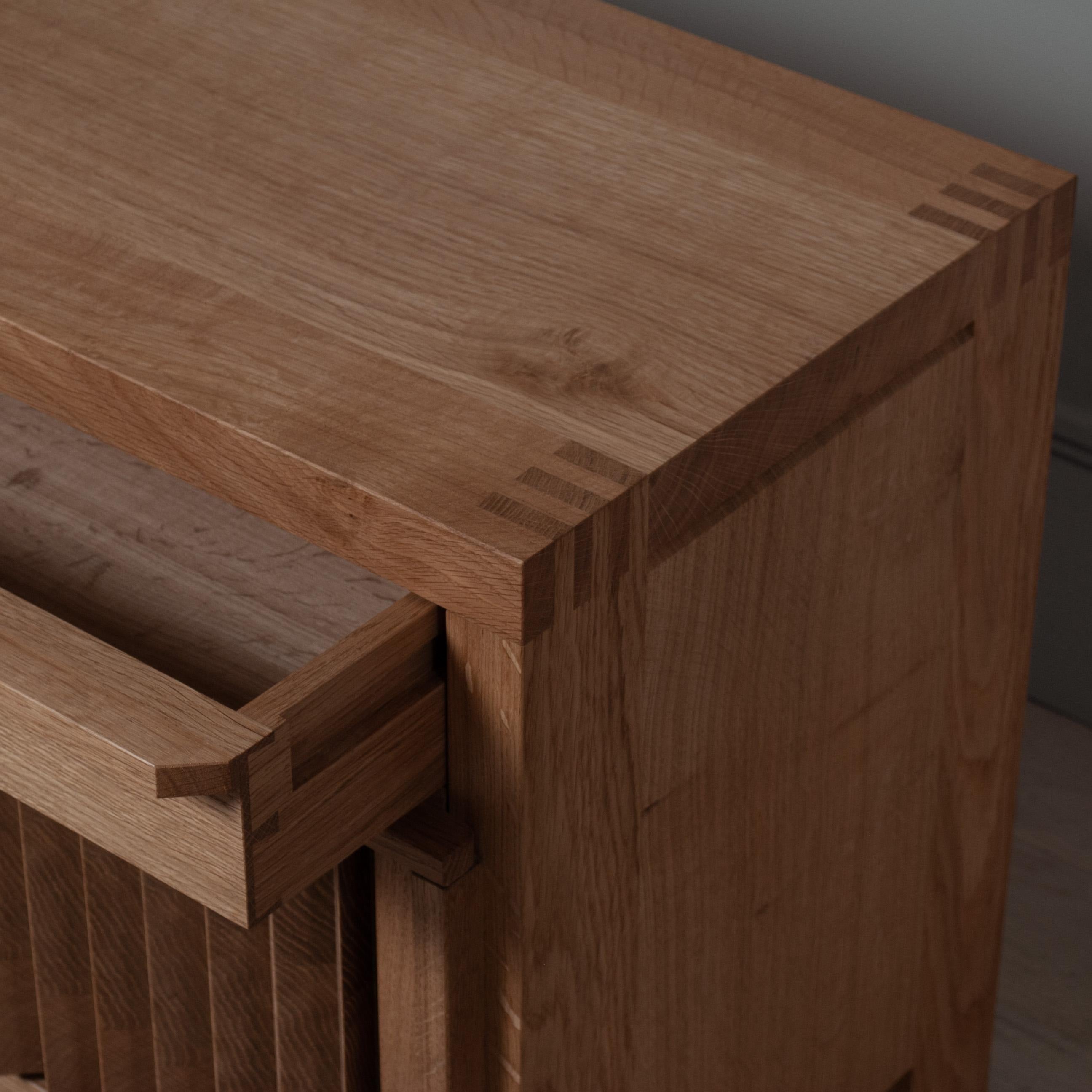 Mobile a dente di sega in Oak - Credenza in vendita 1