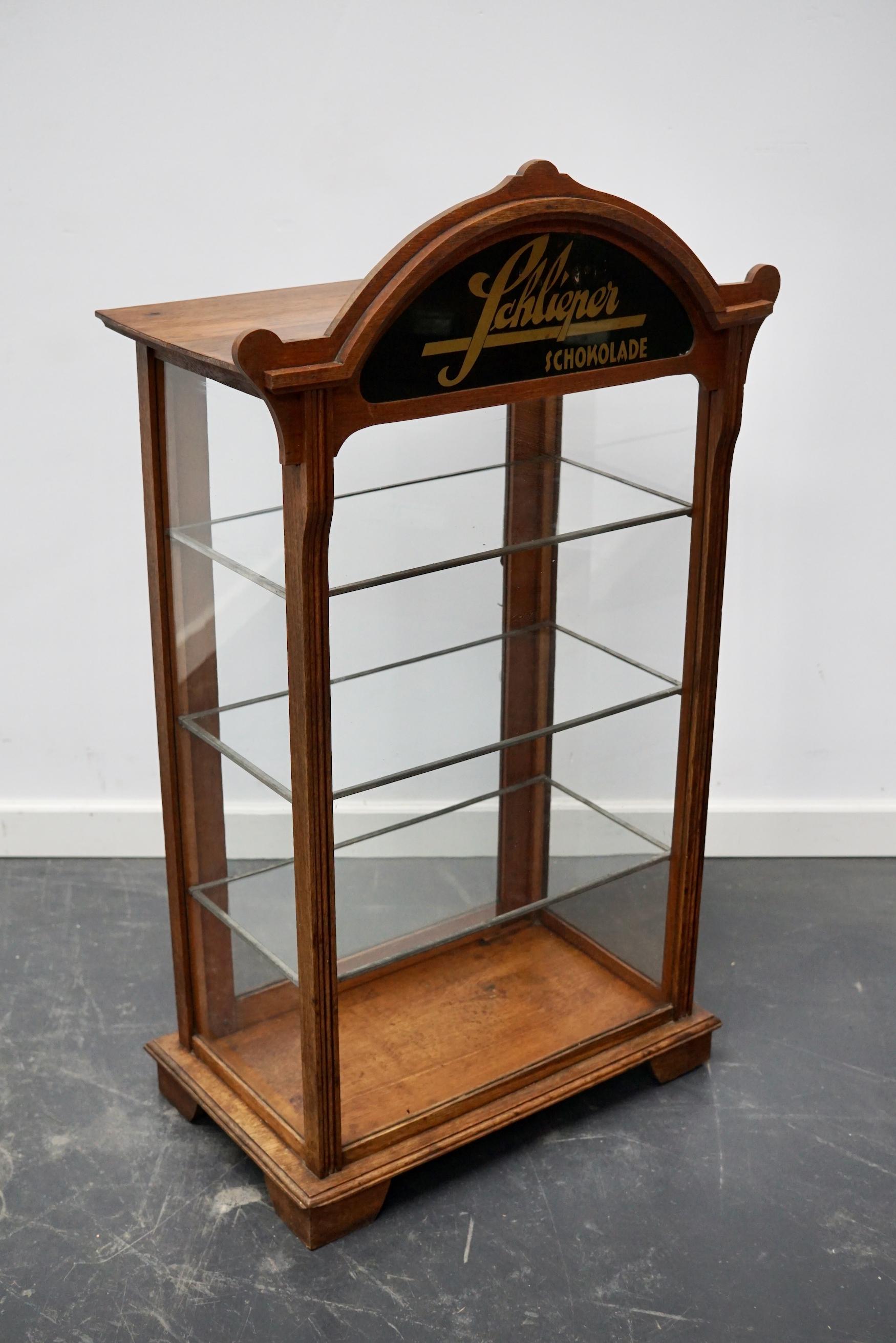 Schlieper-Schrank mit Thekenplatte und Schokoladenladenladenladen-Vitrinenschrank, Eiche, um 1930 2