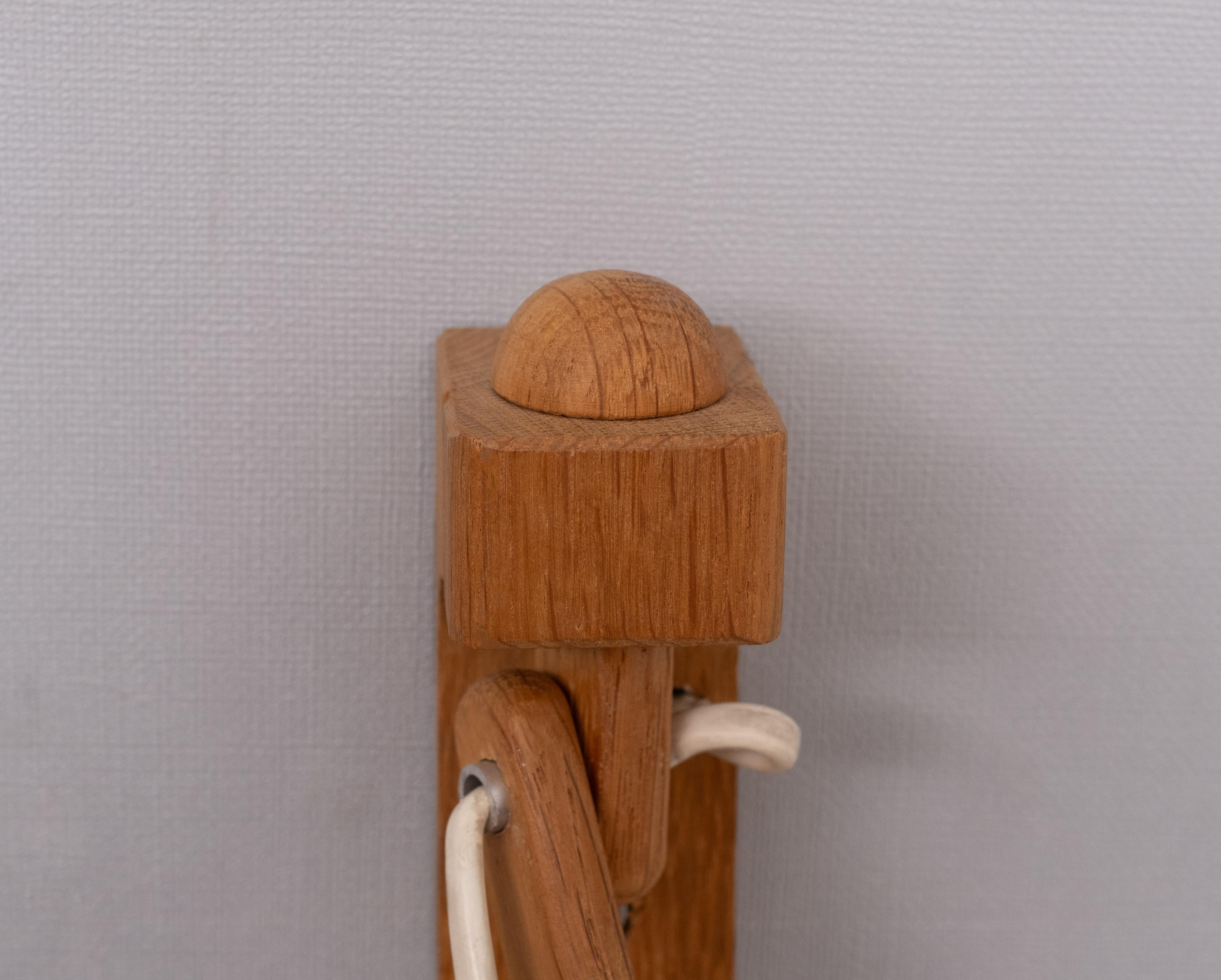 Oak scissors wall lamp Le Klint   1950s Denmark For Sale 1