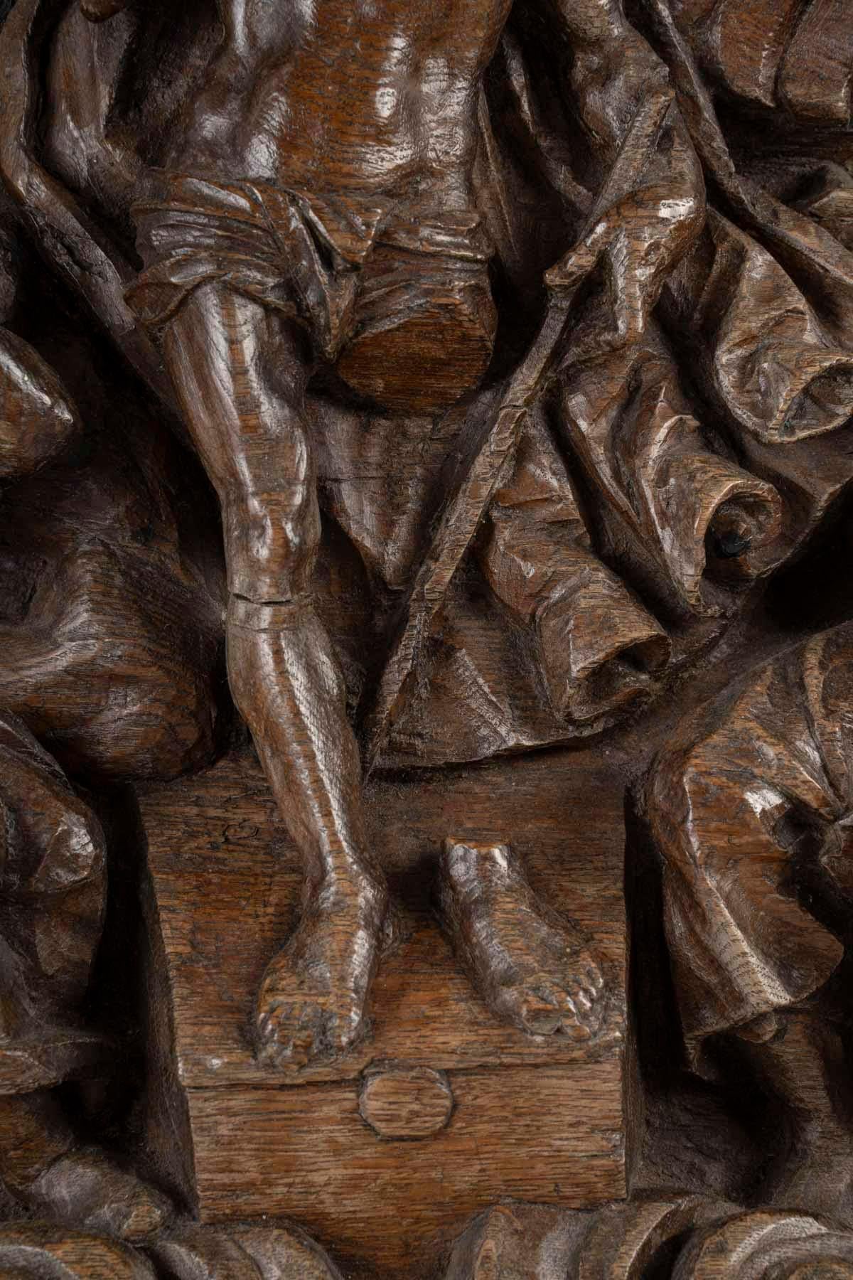 Intagliato Scultura in Oak di Cristo che emerge dalla tomba, circondato da soldati romani. in vendita