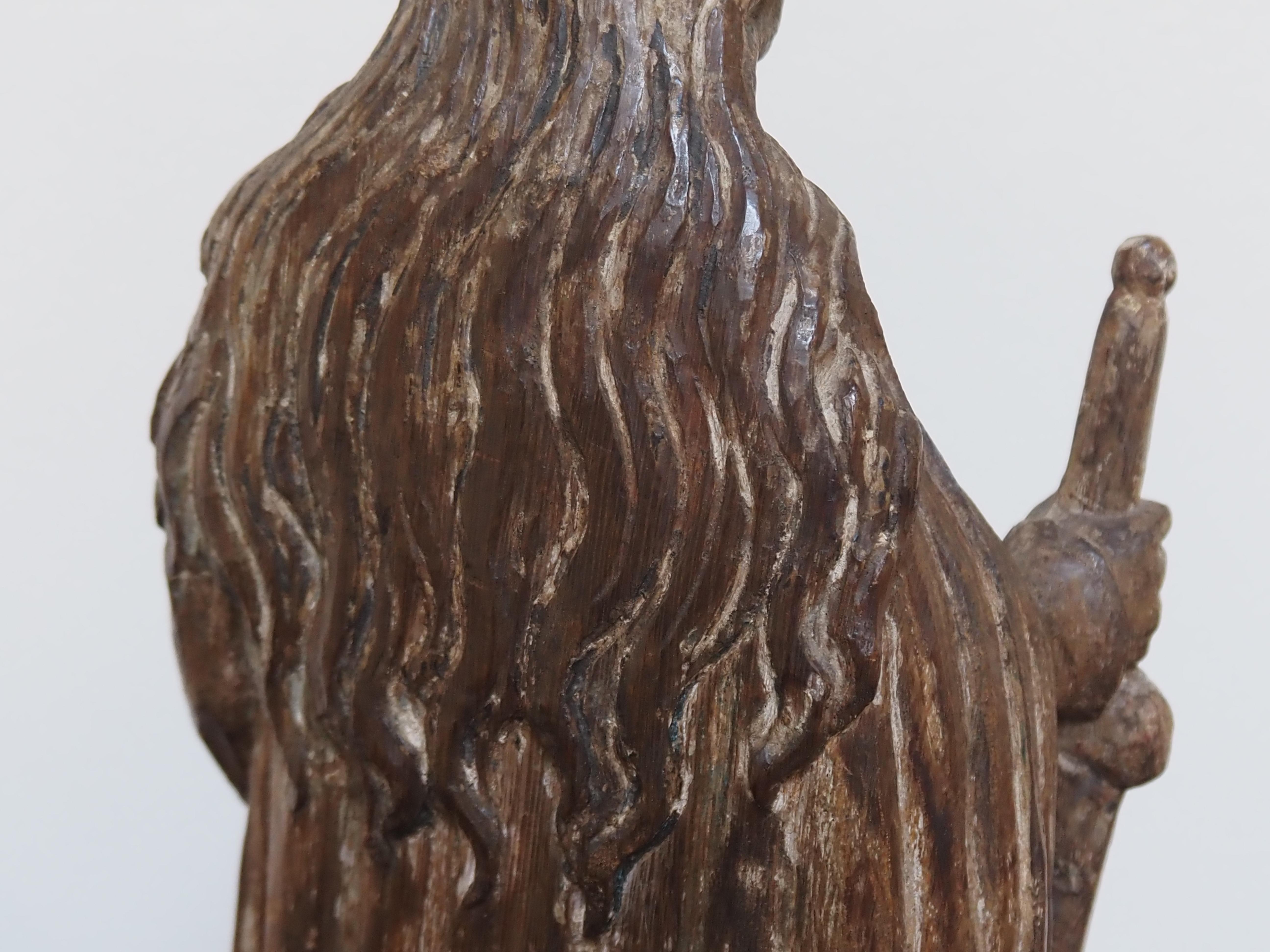 Scultura in Oak raffigurante Santa Caterina d'Alessandria, inizio XVII secolo in vendita 5