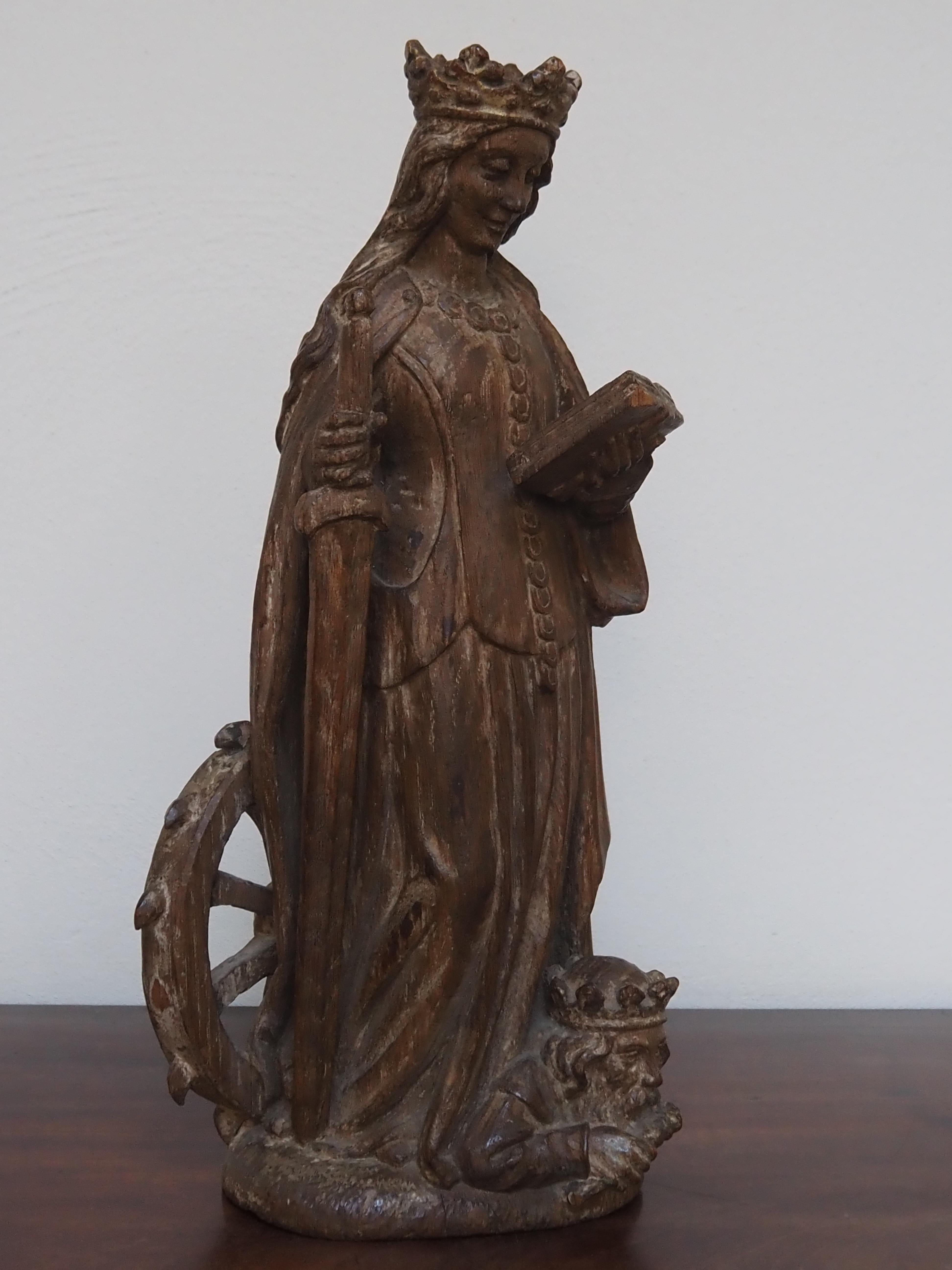 Scultura in Oak raffigurante Santa Caterina d'Alessandria, inizio XVII secolo in vendita 7