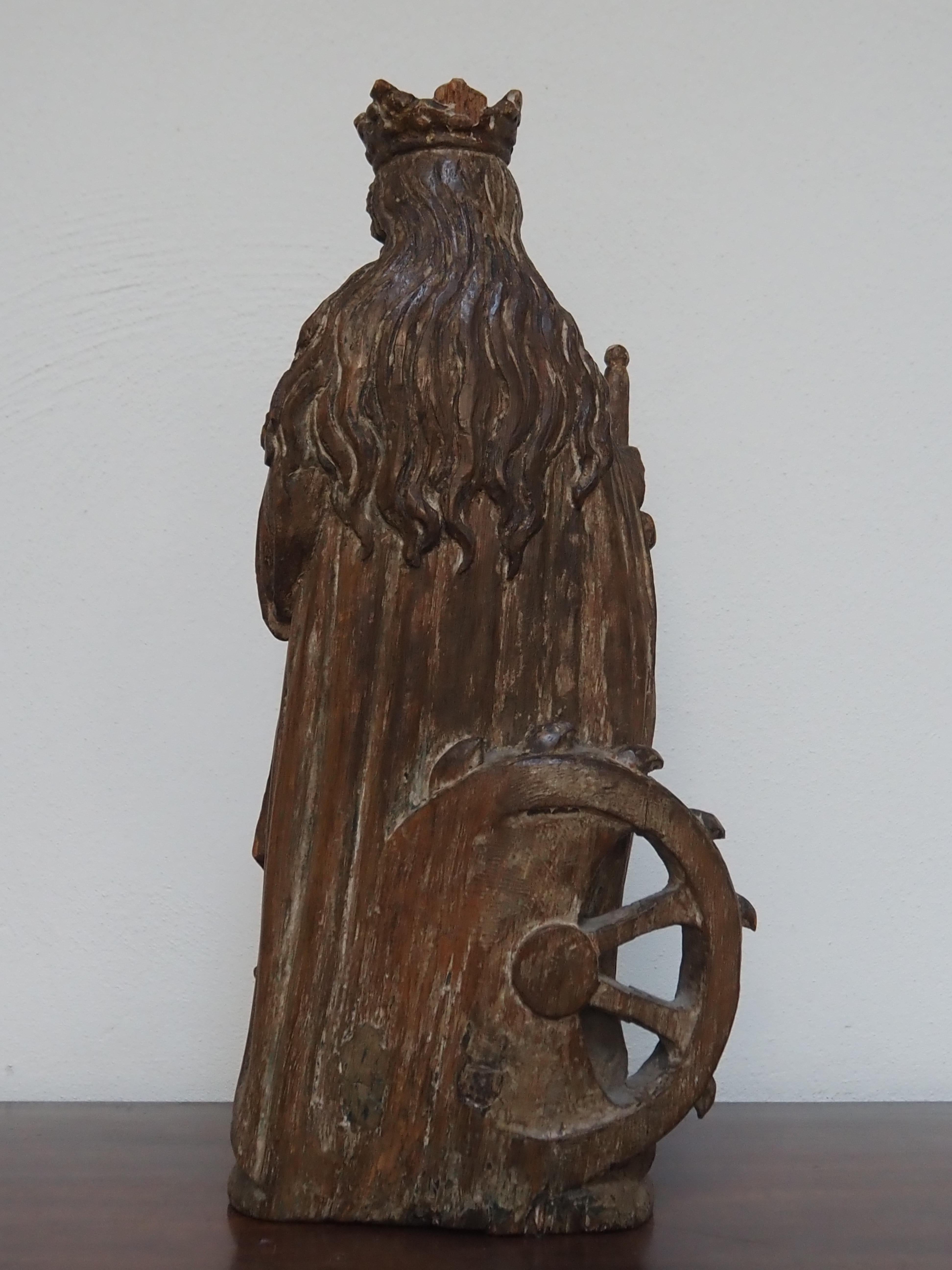 Scultura in Oak raffigurante Santa Caterina d'Alessandria, inizio XVII secolo in vendita 4