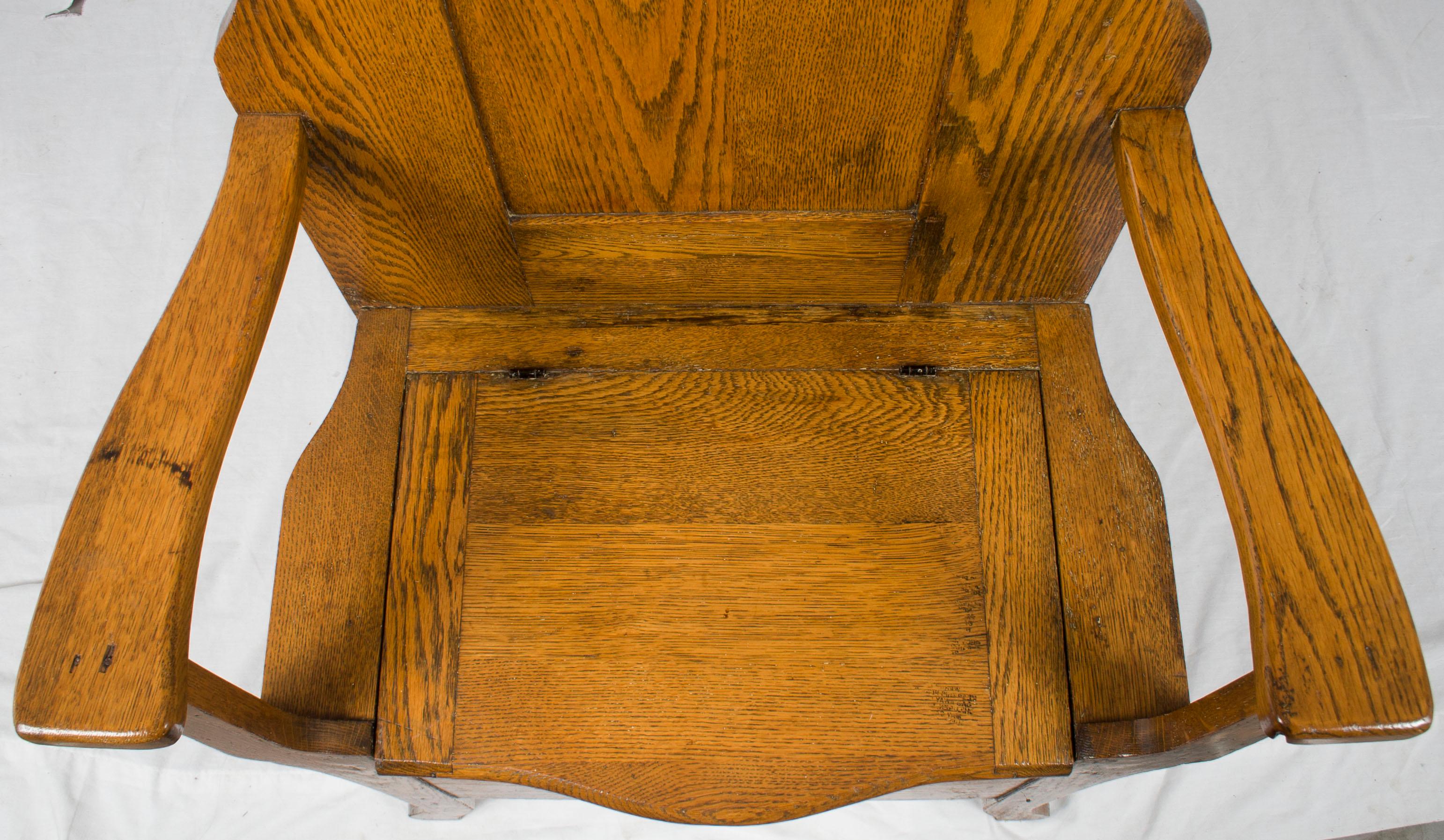 Mid-20th Century Oak Seated Hall Tree Stand Seat with Storage Coat Hat Rack For Sale