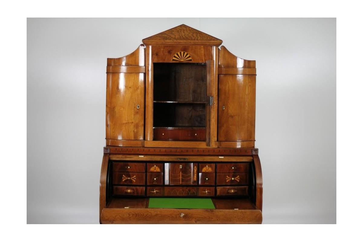 Oak Secretary, Northern Europe, Around 1820 In Good Condition For Sale In Chorzów, PL