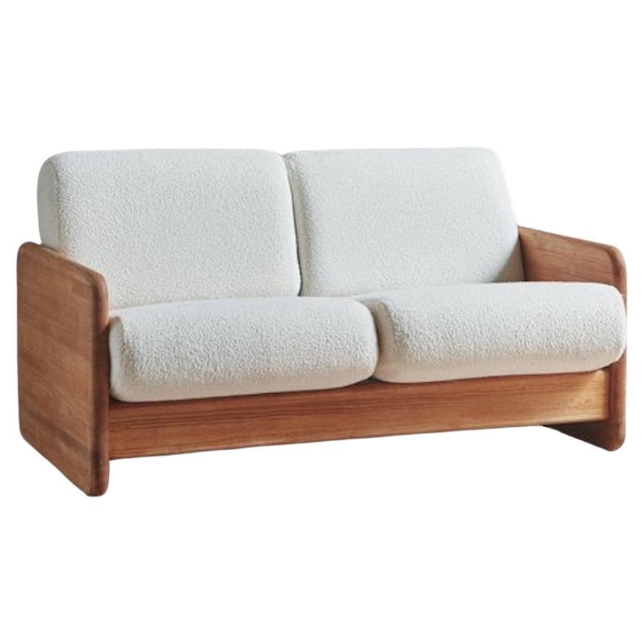 Oak Settee in White Boucle, Italy 1960s For Sale