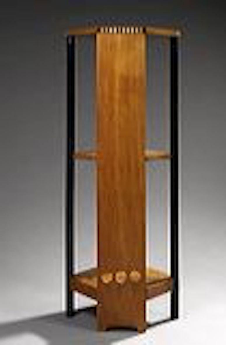 Art Nouveau Oak Shelf Forming a Selette, German Work, circa 1910 For Sale