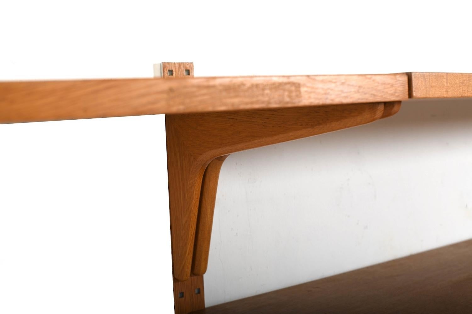 Estantería de roble de HG Furniture Dinamarca Años 60 Roble en venta