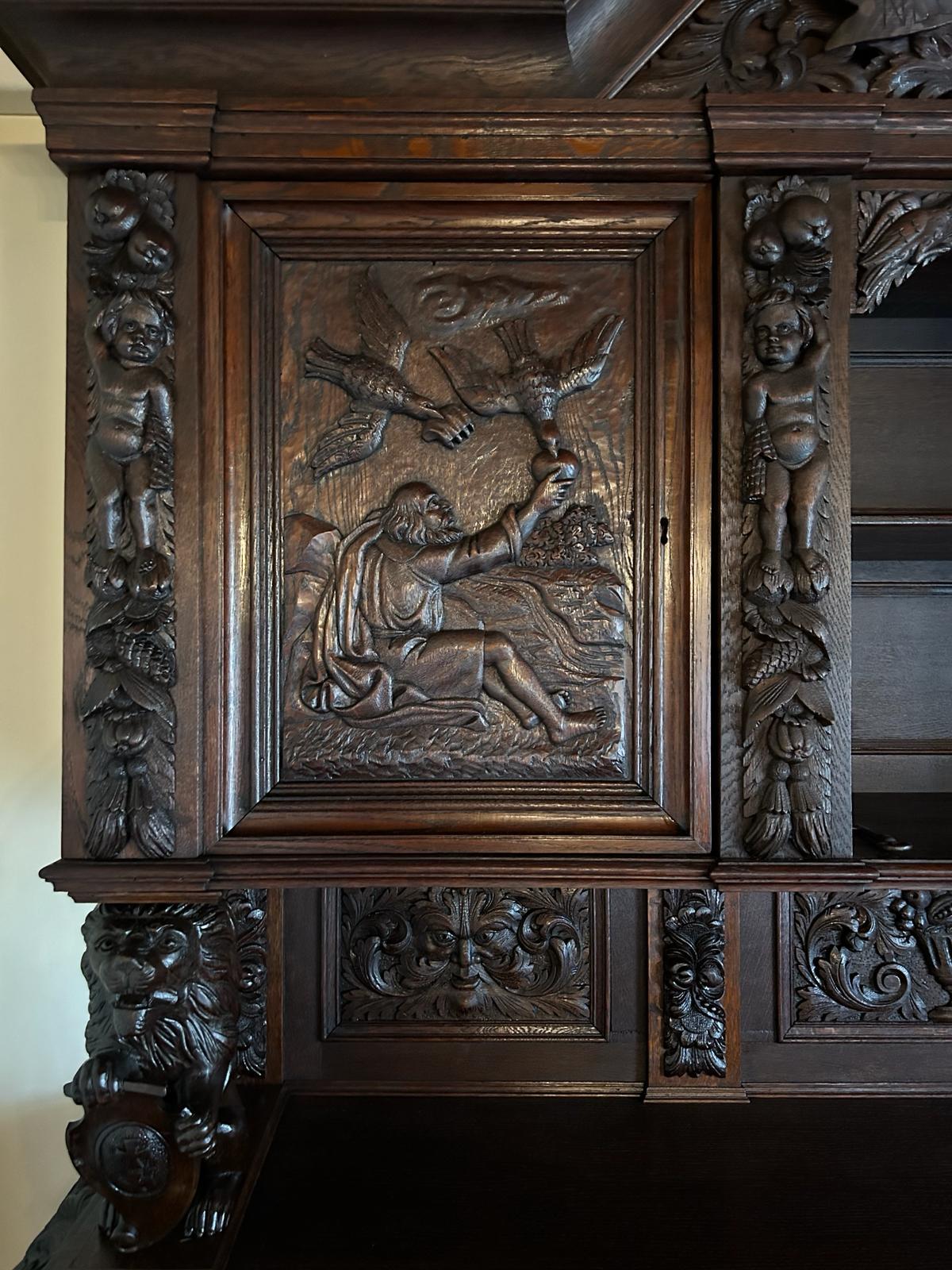 Late 19th Century Oak Showcase  in 1900 Gdańsk  For Sale