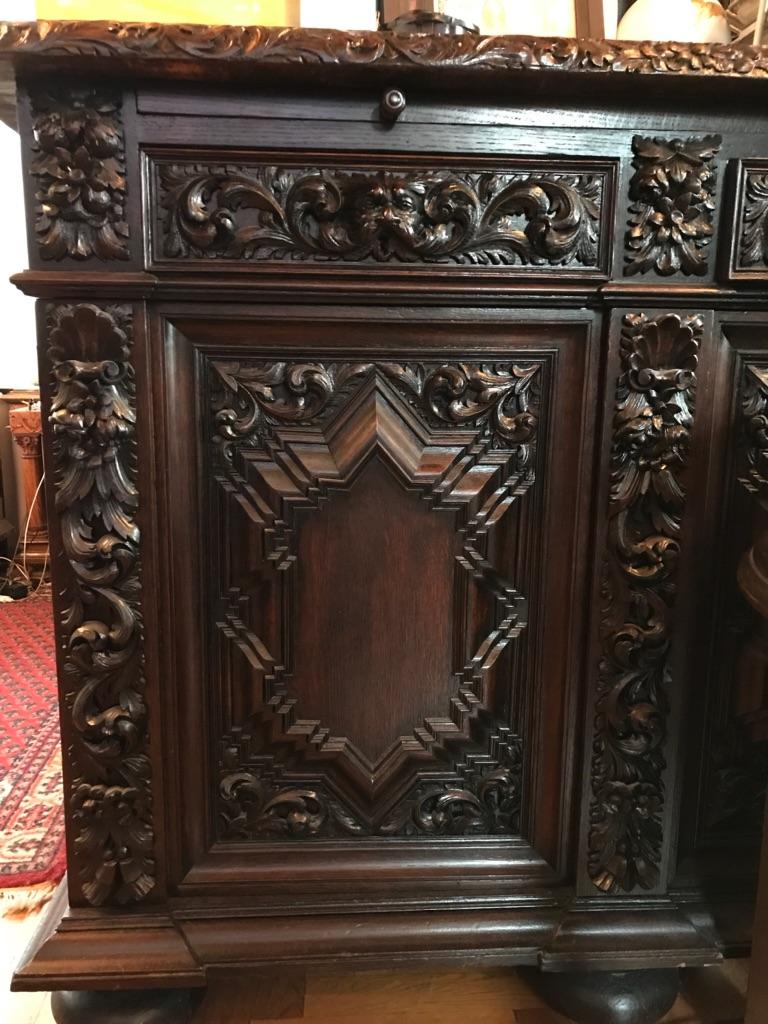 Adam Style Oak Showcase  in 1900 Gdańsk  For Sale