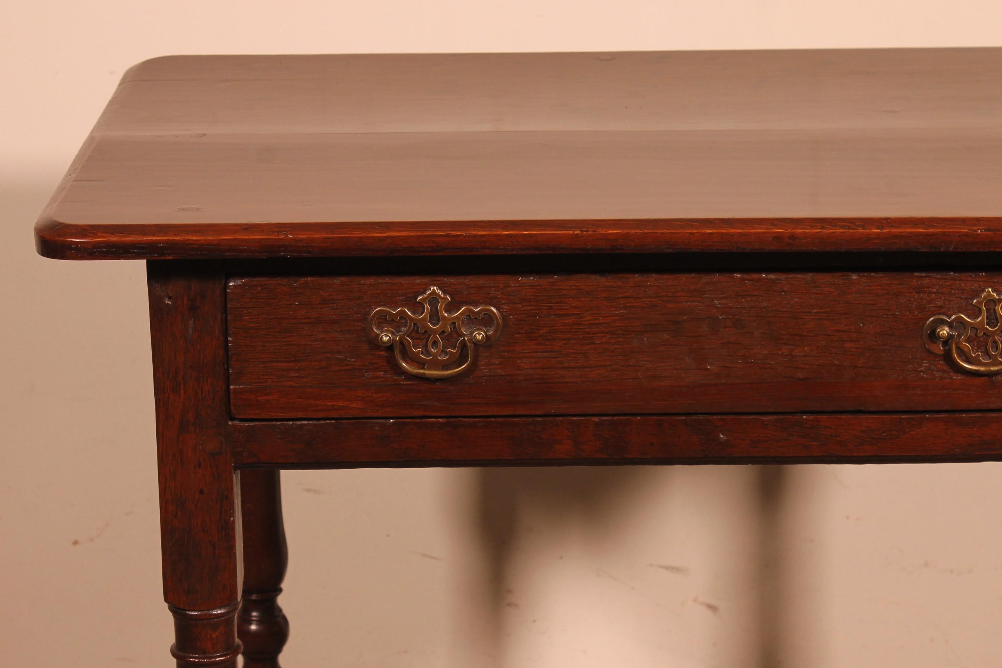 British Oak Side Table -18 ° Century For Sale