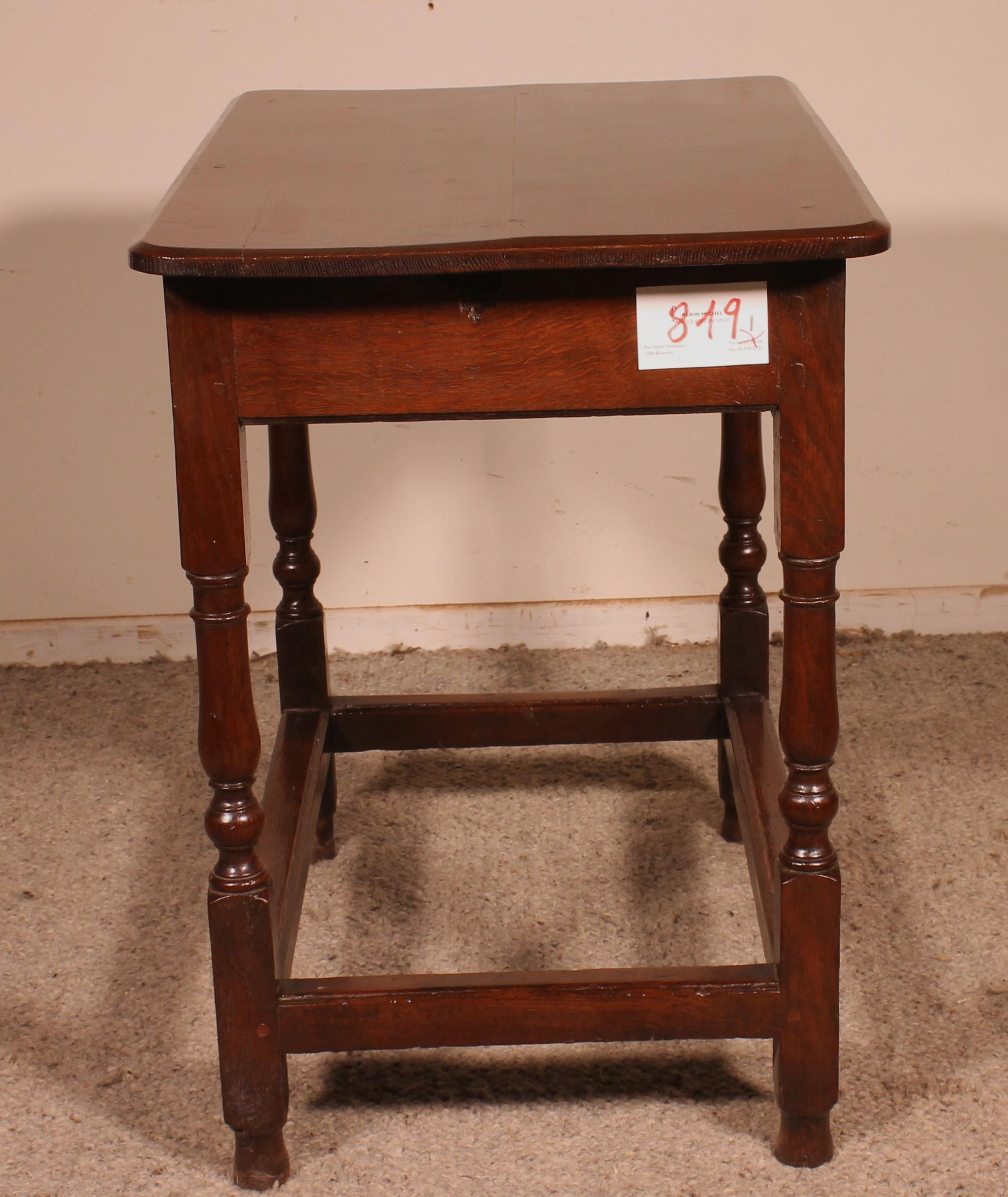 Oak Side Table -18 ° Century For Sale 2