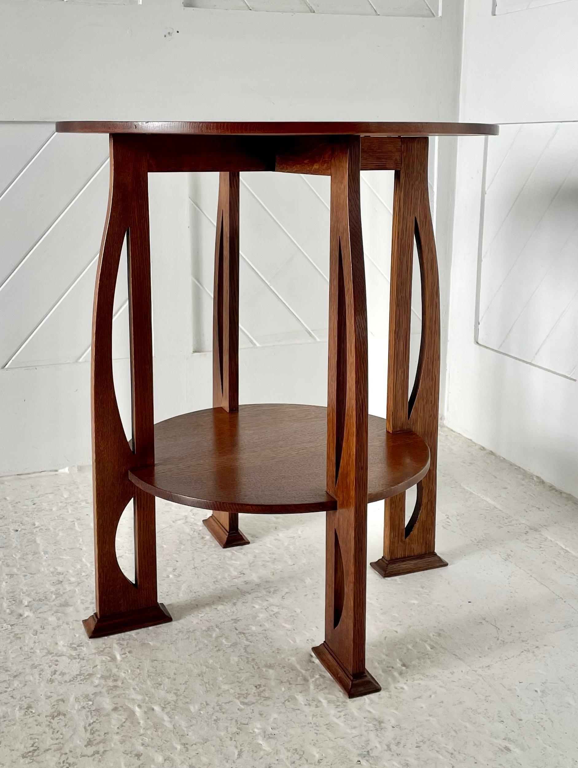 Inglese Tavolino Oak di G M. I. in vendita