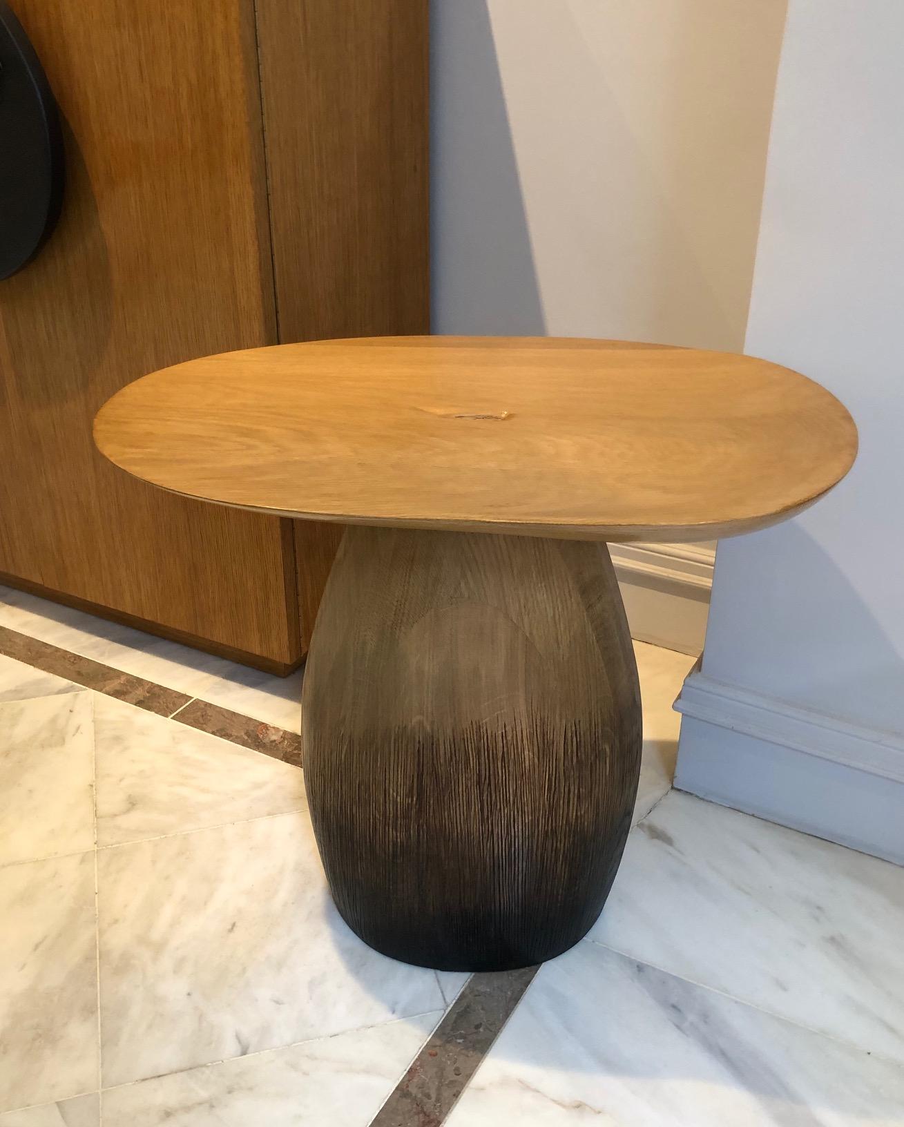 Beistelltisch aus Eichenholz, „Table Ellipse“ des Designers Hoon Moreau (21. Jahrhundert und zeitgenössisch) im Angebot