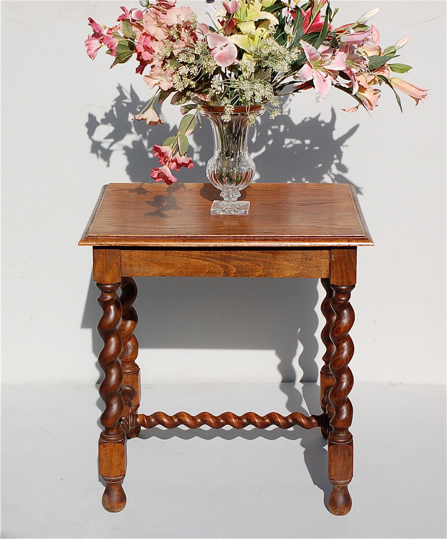 Oak Side Table with Barley Twist Legs, Early 20th Century For Sale 2