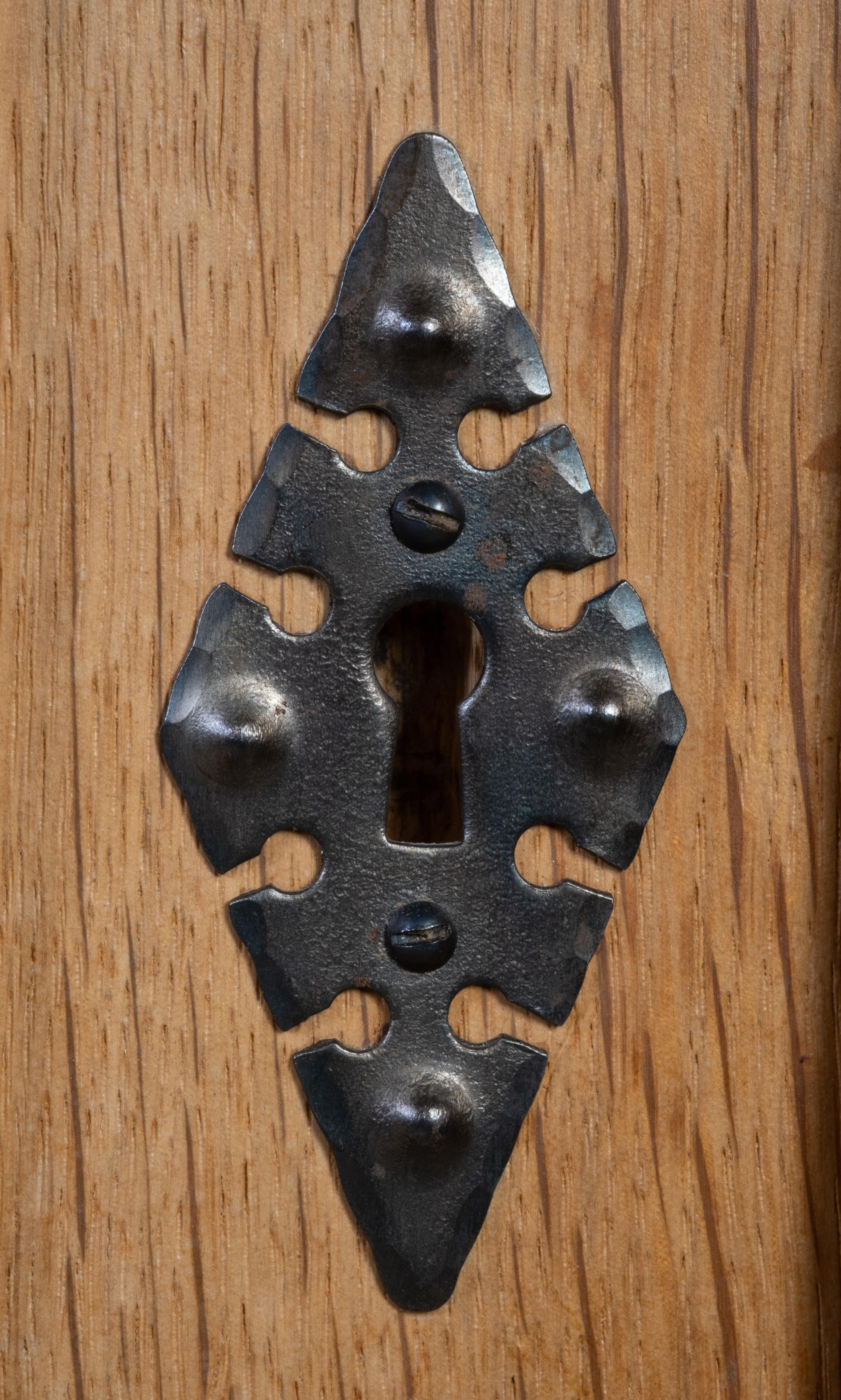 Aparador de roble de Henning Kjærnulf para EG Møbler, década de 1970 en venta 1