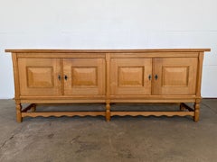Buffet en chêne conçu par Henning Kjærnulf pour Nyrup Møbelfabrik, années 1960