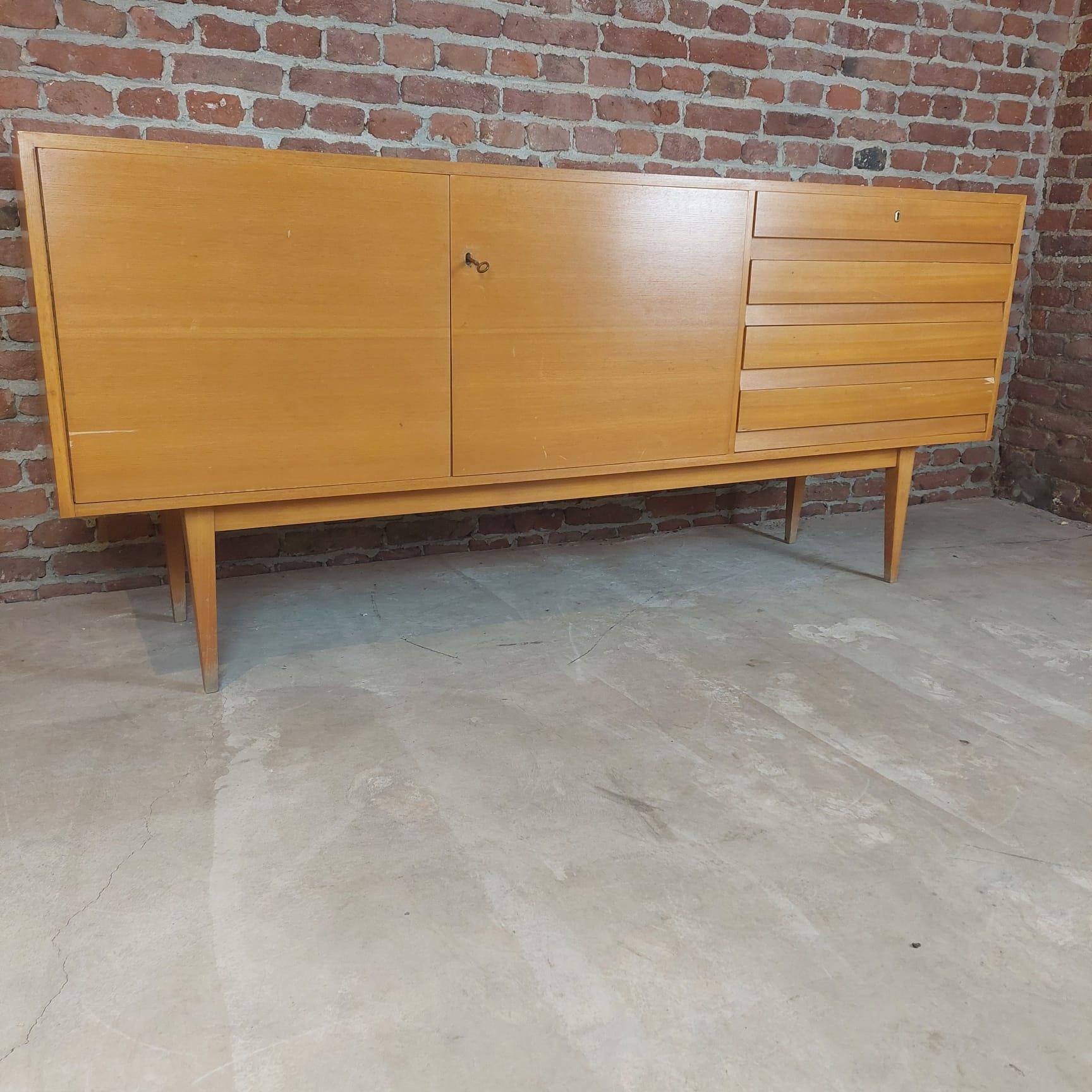 Mid-Century Modern Buffet en chêne, Danemark, années 1960 en vente