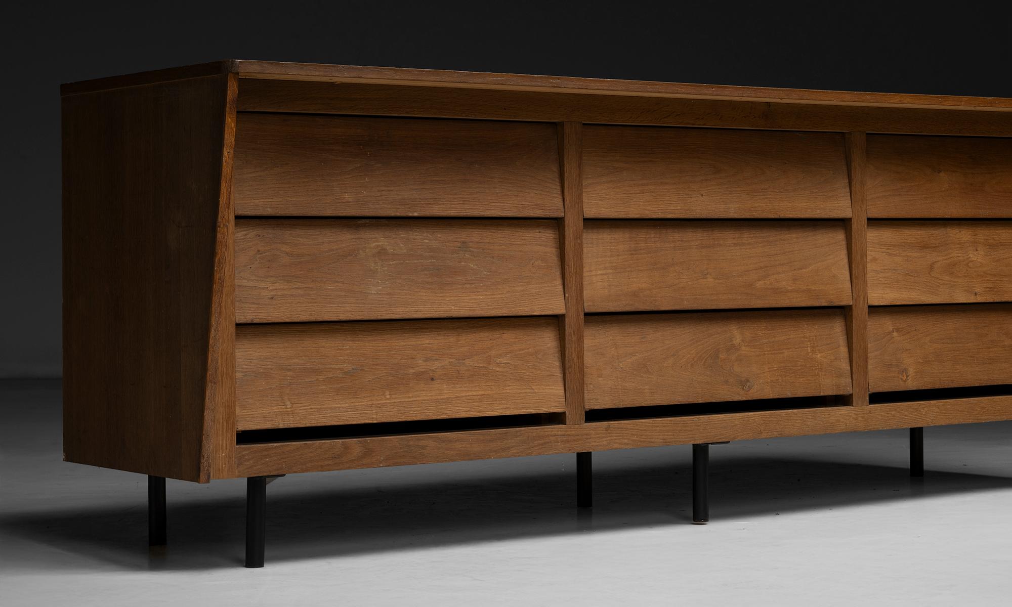 Mid-20th Century Oak Sideboard, England circa 1950 For Sale