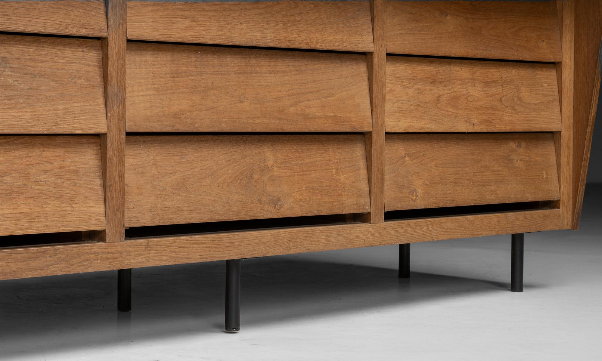 Oak Sideboard, England circa 1950 For Sale 1