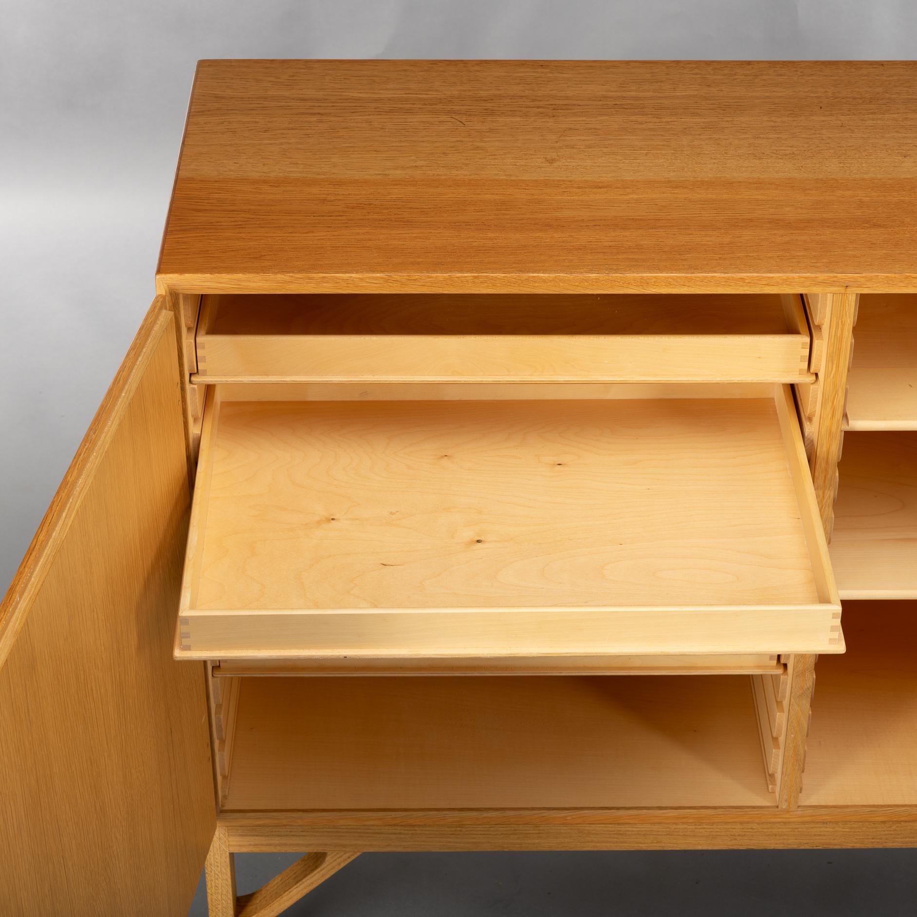 Oak Sideboard No. 232 by Børge Mogensen for FDB Mobler, 1960s In Good Condition In Breda, Netherlands