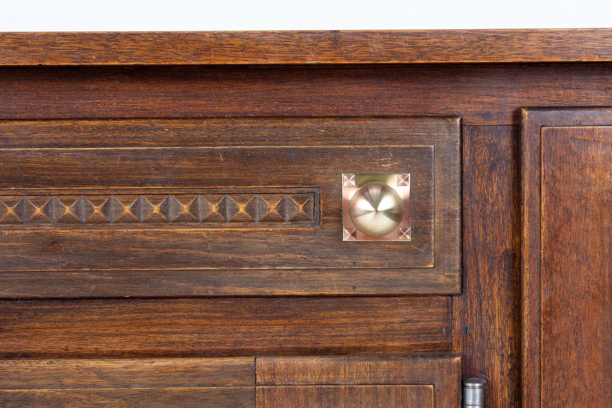 Buffet en Oak avec poignées en cuivre par Etienne Kohlmann, France, années 1950 en vente 4