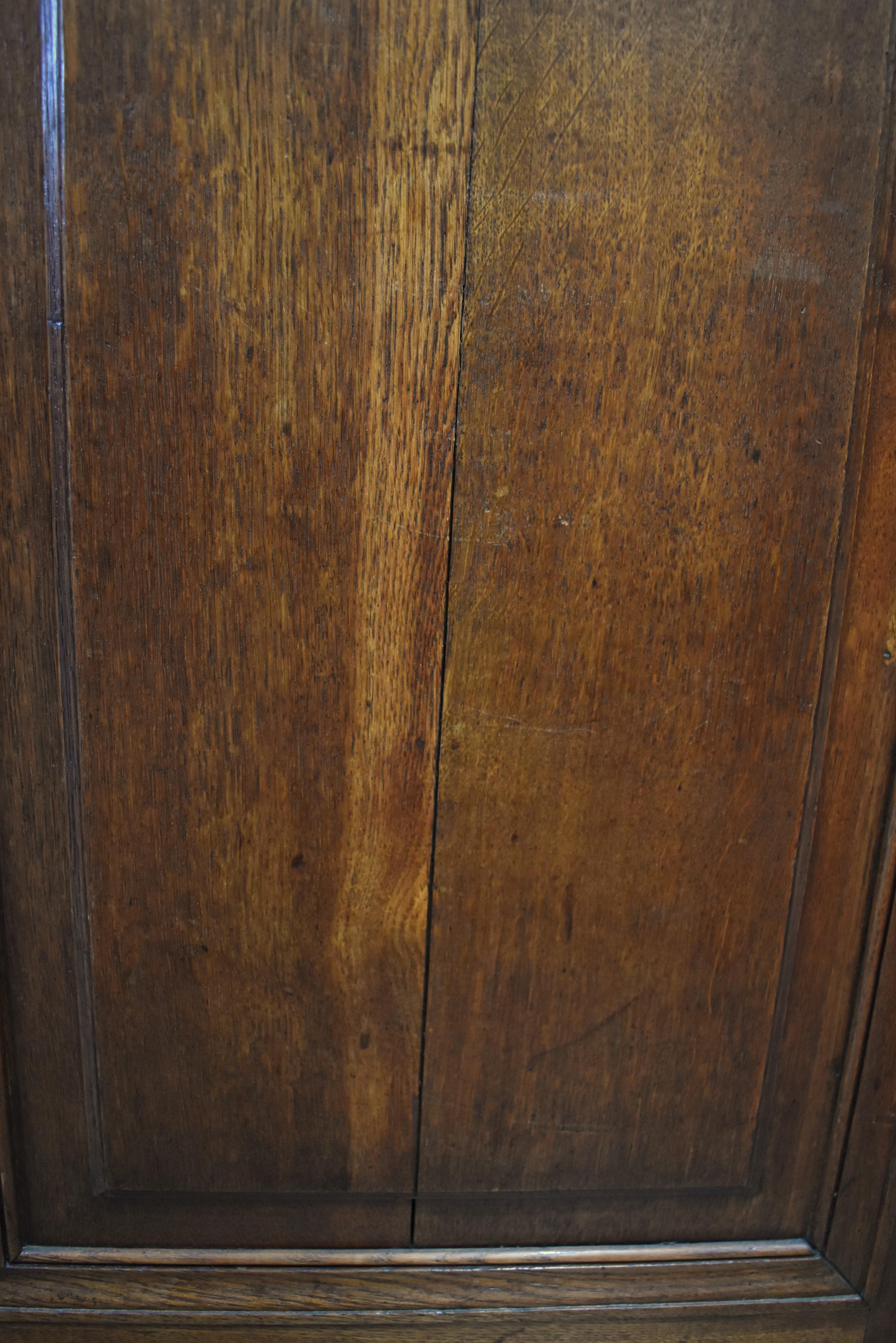 Aparador de roble con puertas laterales, hacia 1880 en venta 4