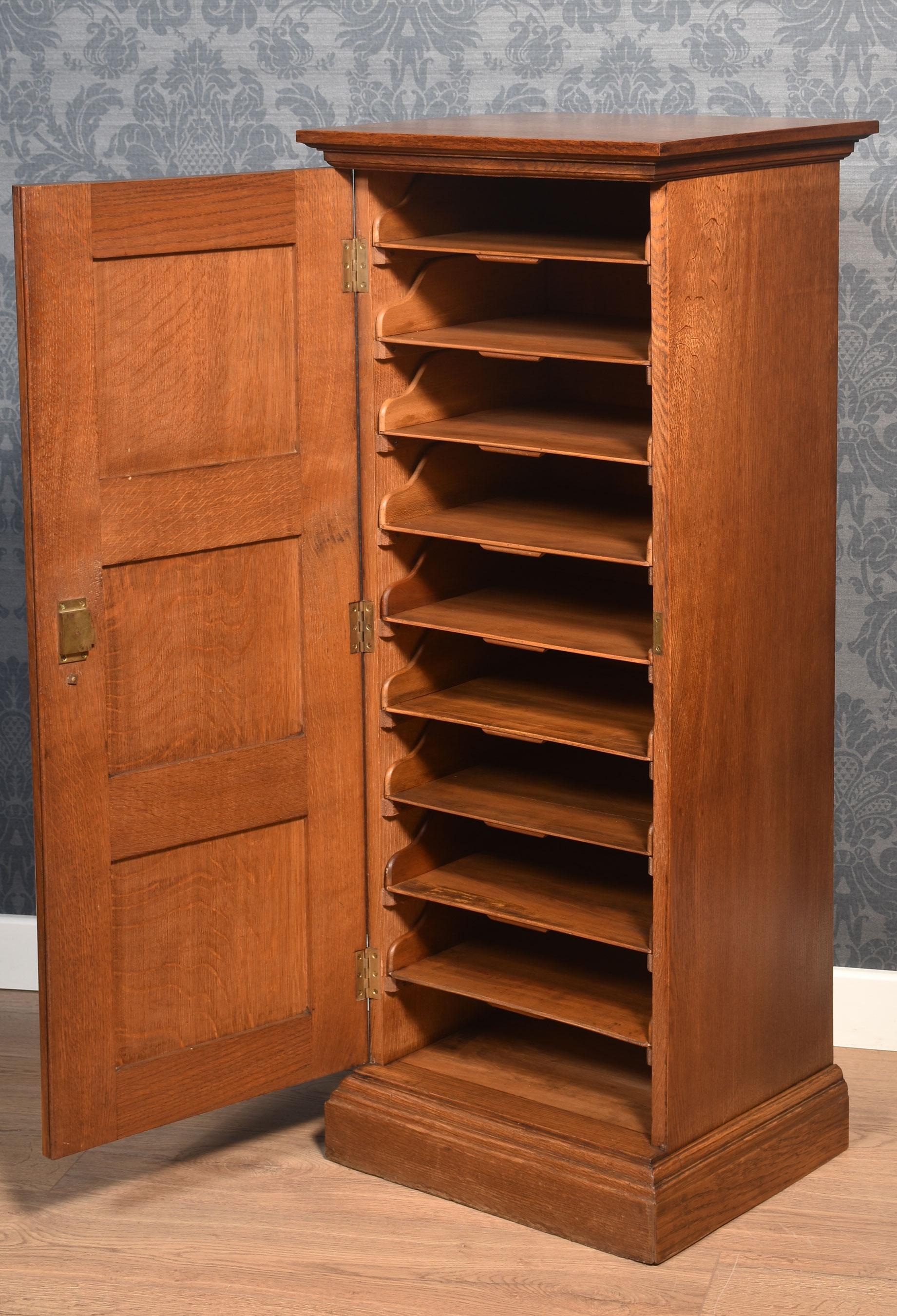 Oak single door filing cabinet For Sale 3