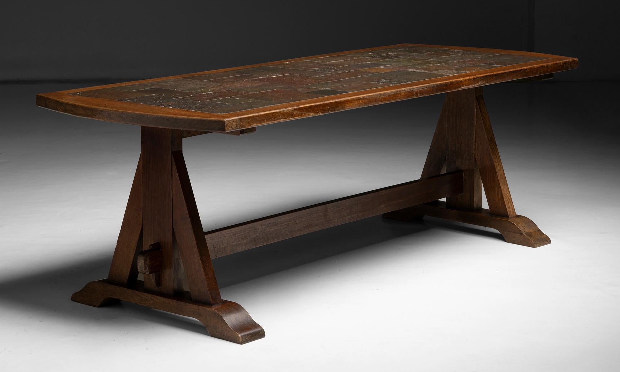 Anglais Table de salle à manger en Oak & Slate, Angleterre circa 1960 en vente