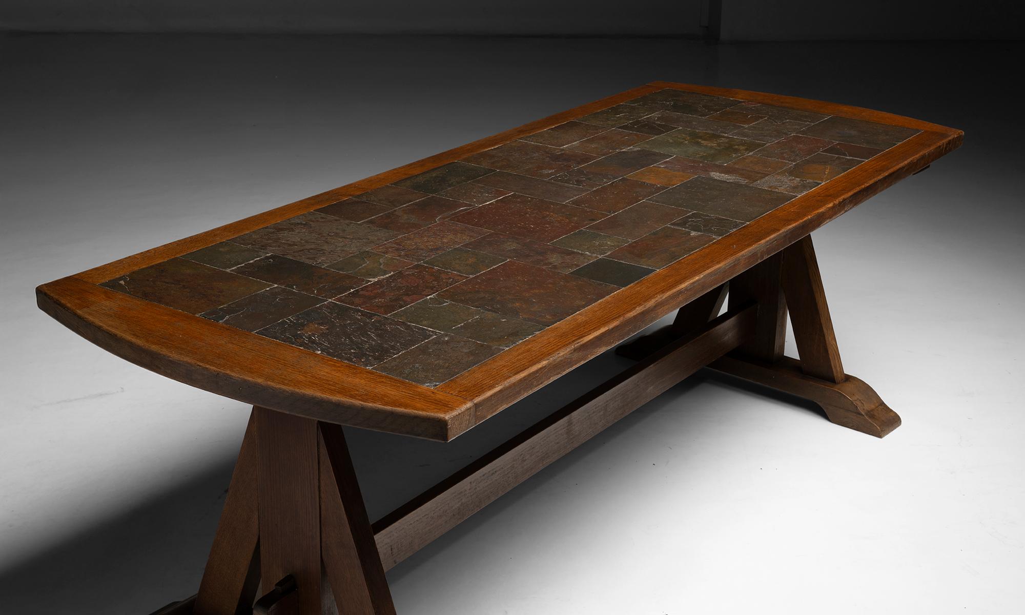 Milieu du XXe siècle Table de salle à manger en Oak & Slate, Angleterre circa 1960 en vente