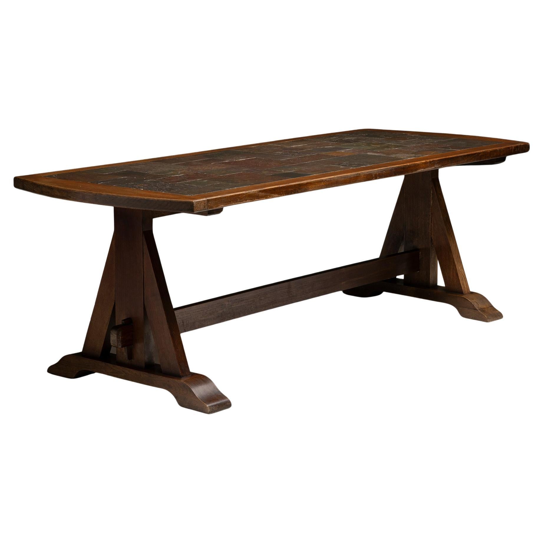 Table de salle à manger en Oak & Slate, Angleterre circa 1960 en vente