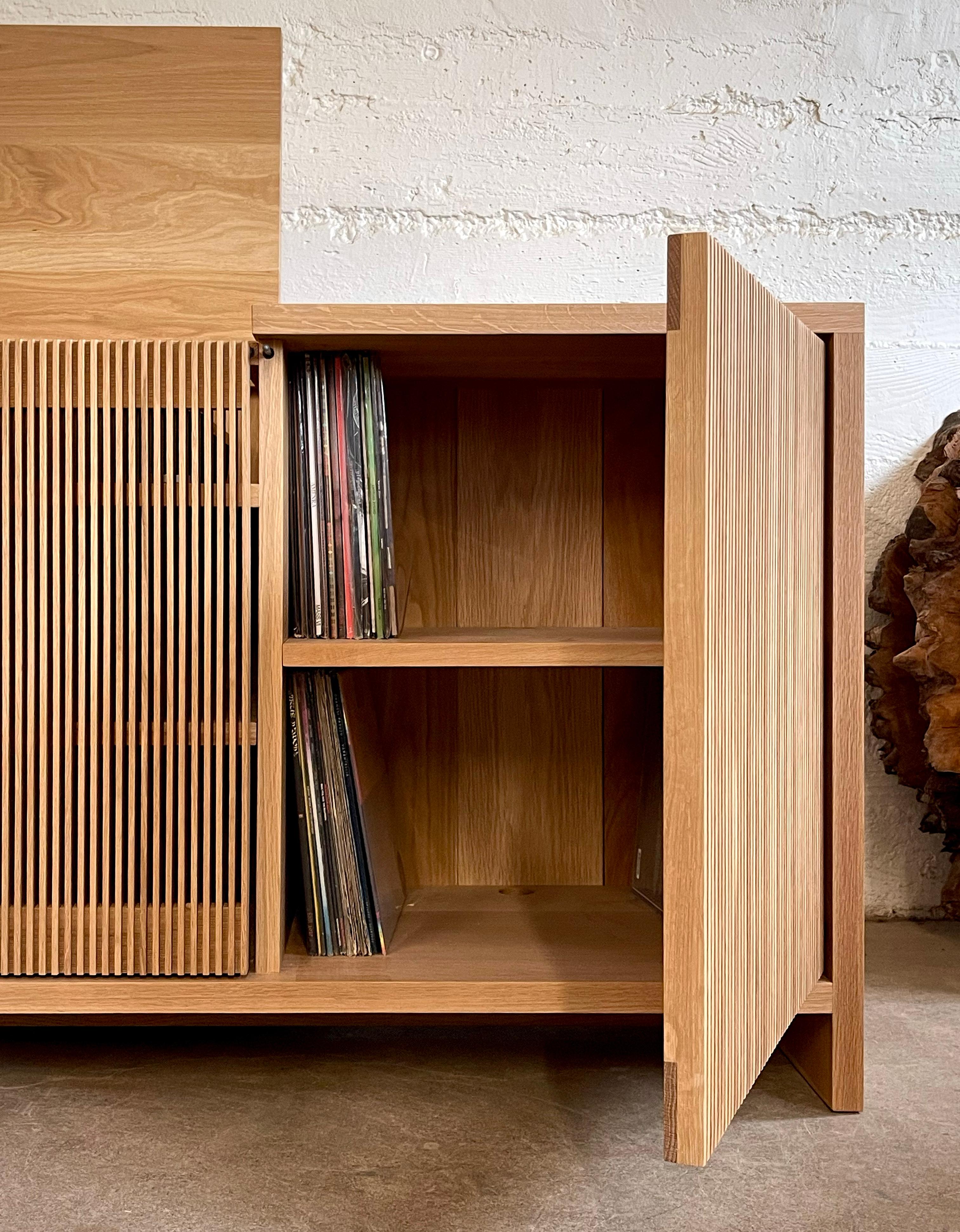 Oak Slatted Credenza / Sideboard With Record Player Hatch For Sale 1