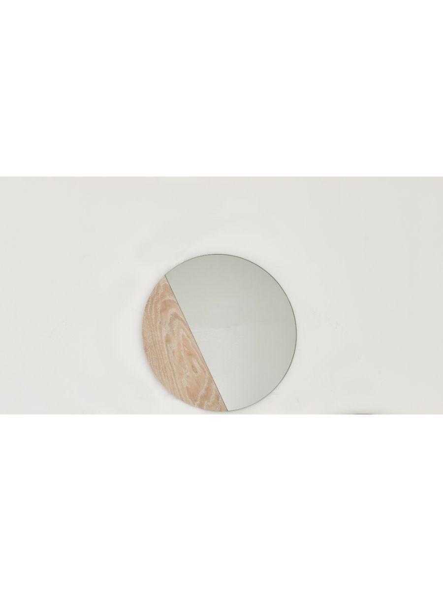 Oak small horizon mirror by Hollis & Morris
Dimensions: Diameter 17