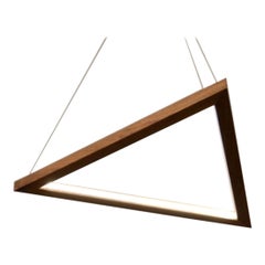 Petite applique triangulaire en chêne, suspension par Hollis & Morris