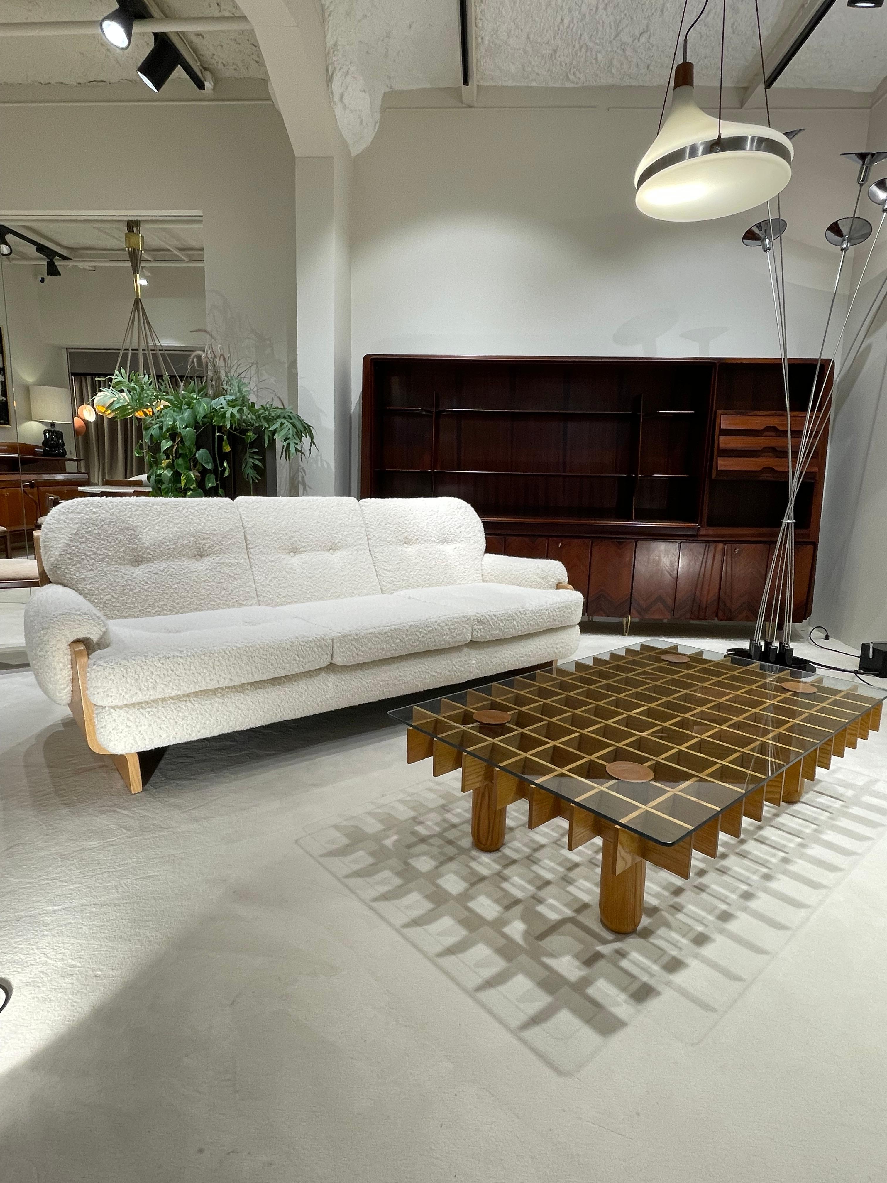 Italian Oak sofa, ecru boucle fabric, Style of Osvaldo Borsani, circa 1970s For Sale