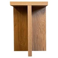 Beistelltisch / Hocker aus Eichenholz mit quadratischer Platte