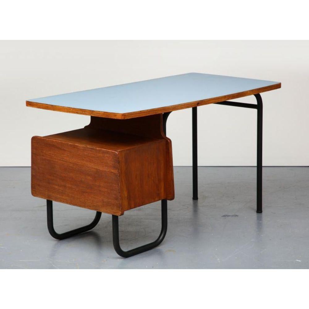 Schreibtisch aus Eiche, Stahl und Laminat von Robert Charroy, um 1955 (Eichenholz) im Angebot