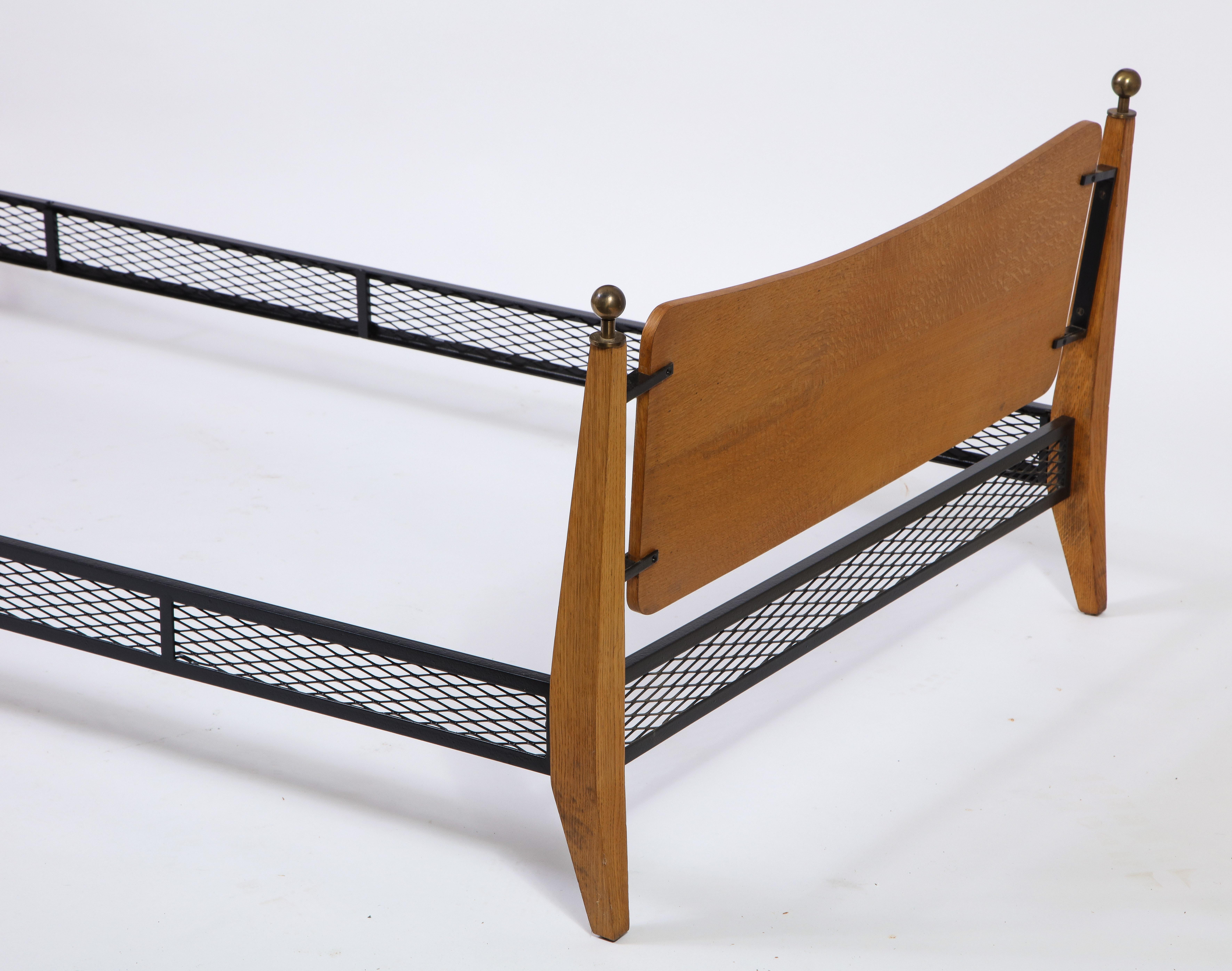 Pierre Villain Oak & Steel Daybed, France 1950’s In Good Condition For Sale In New York, NY