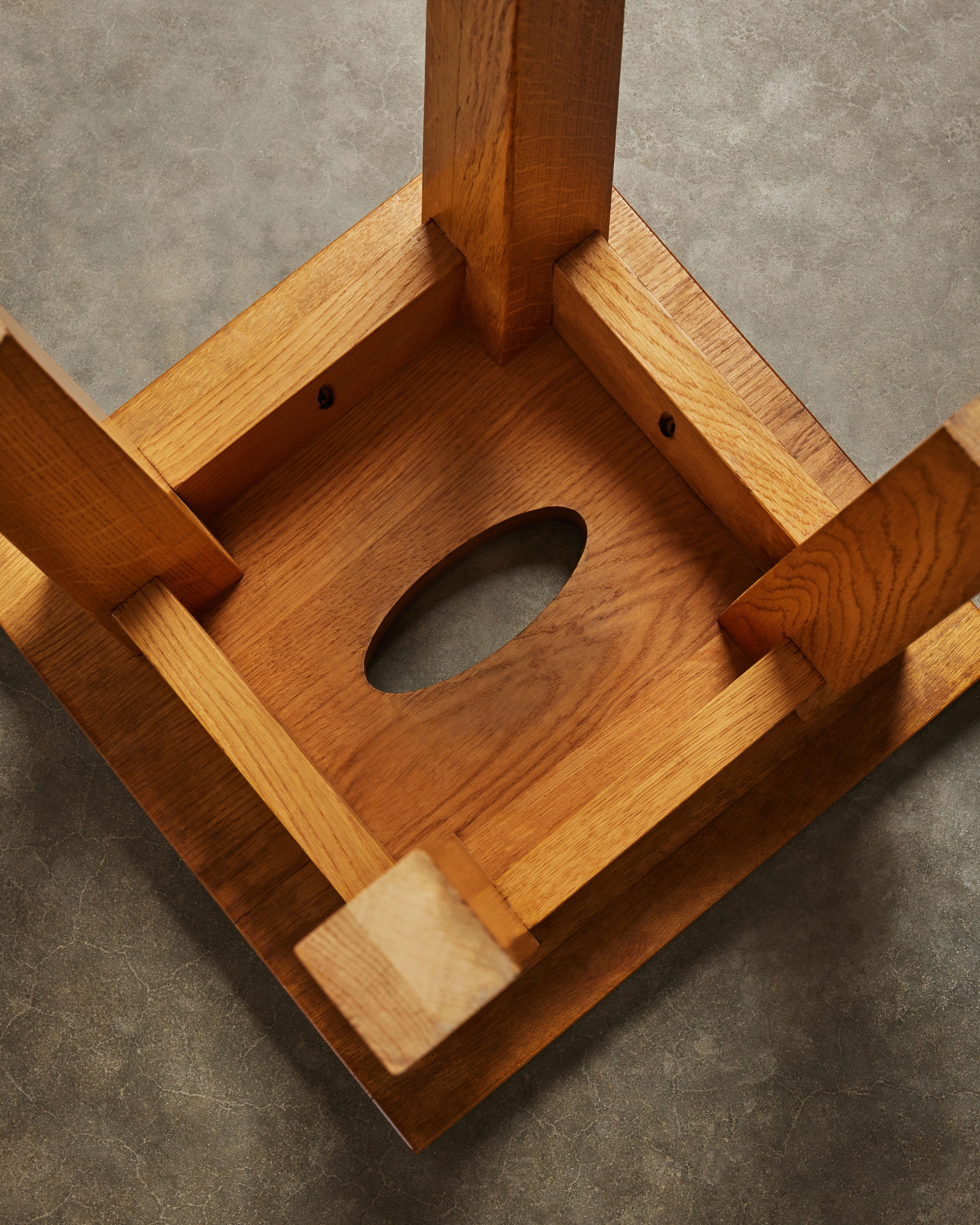 Oak Stool en Excelente estado para la venta en New York City, NY