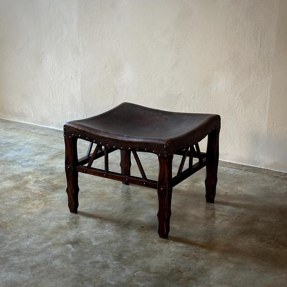 OAK Hocker (Englisch) im Angebot