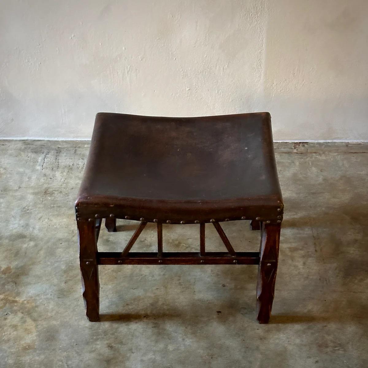 OAK Hocker (Spätes 19. Jahrhundert) im Angebot