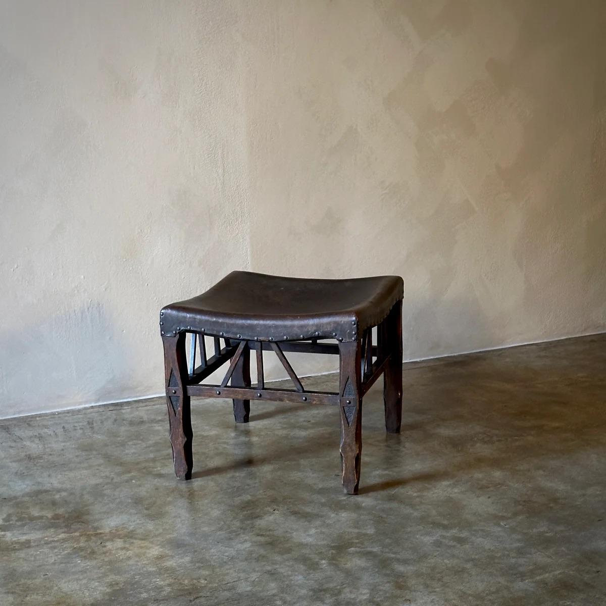OAK Hocker (Leder) im Angebot