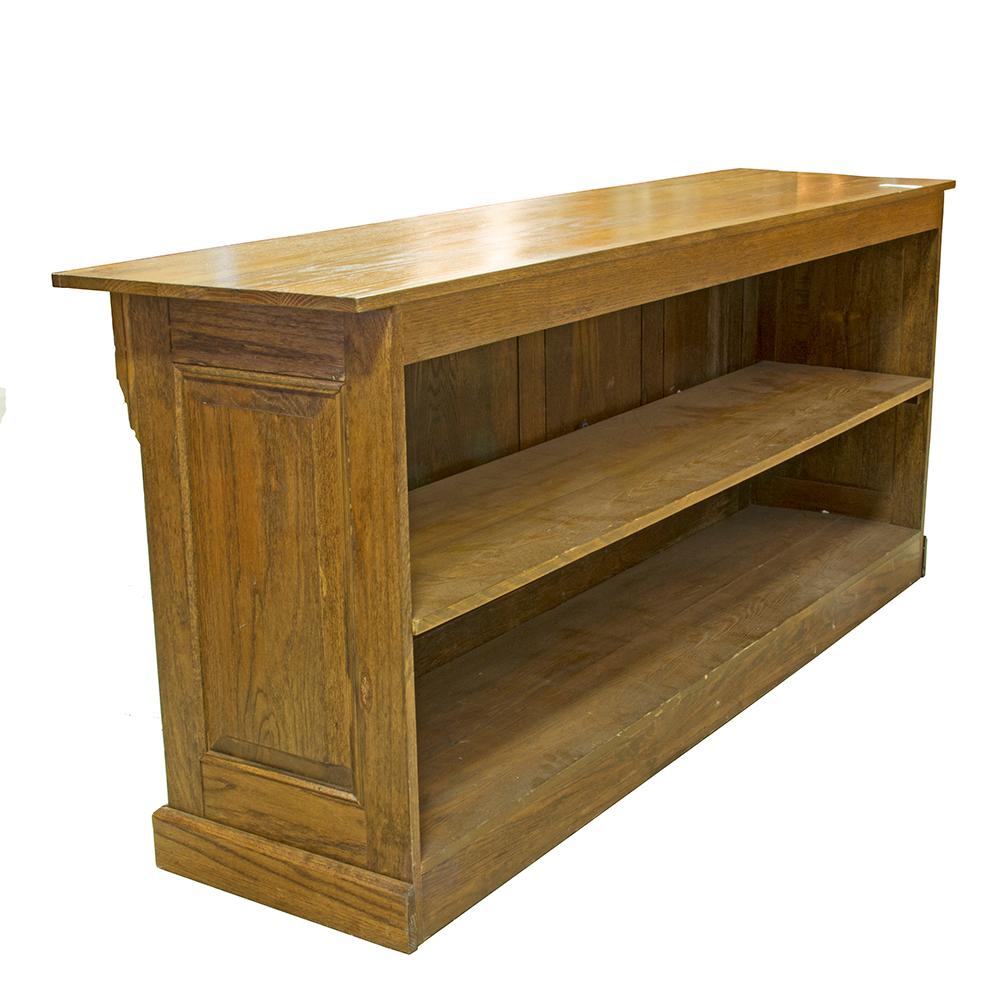 Oak Store Counter In Good Condition In Aurora, OR