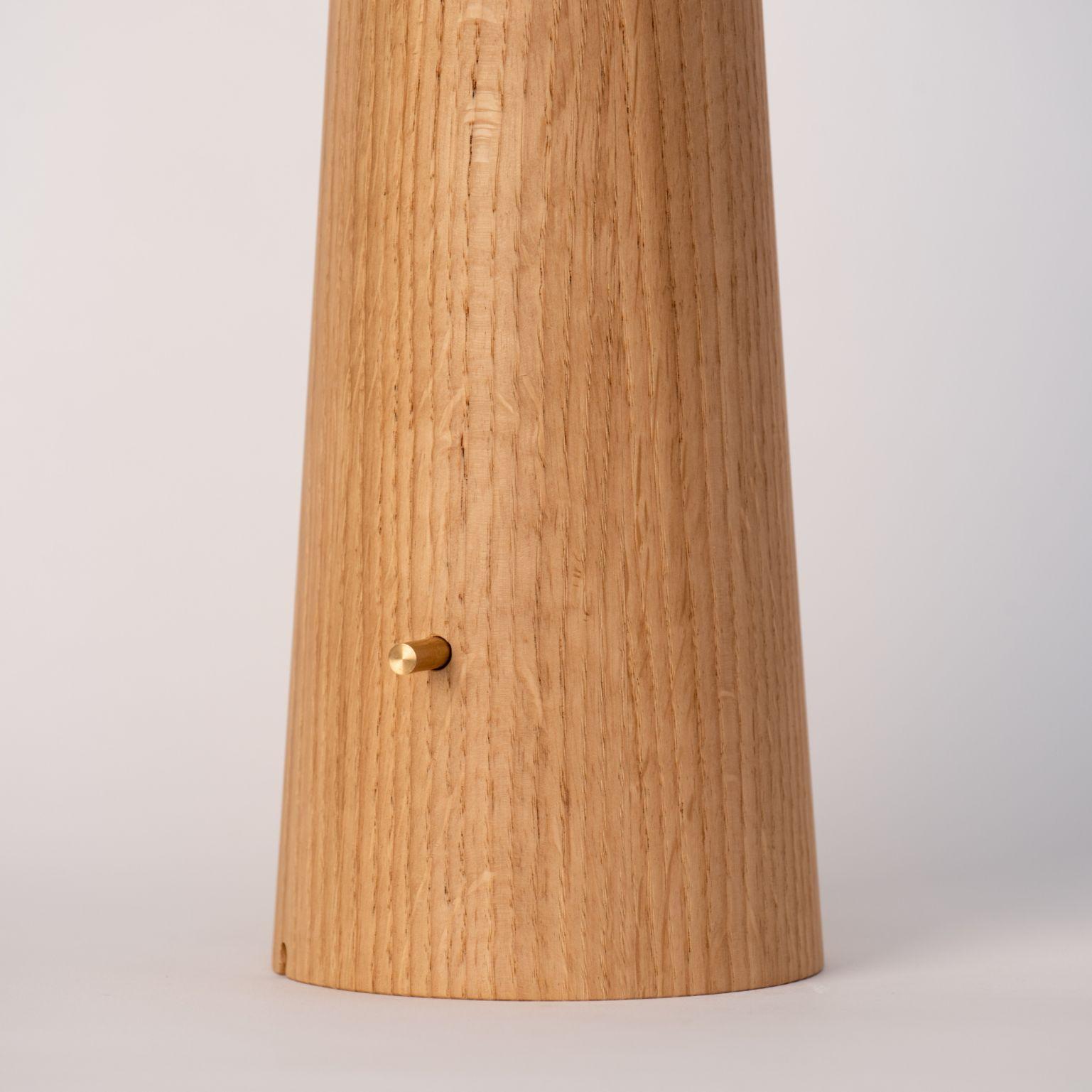 Oak, Studio Light by Isato Prugger In New Condition For Sale In Geneve, CH