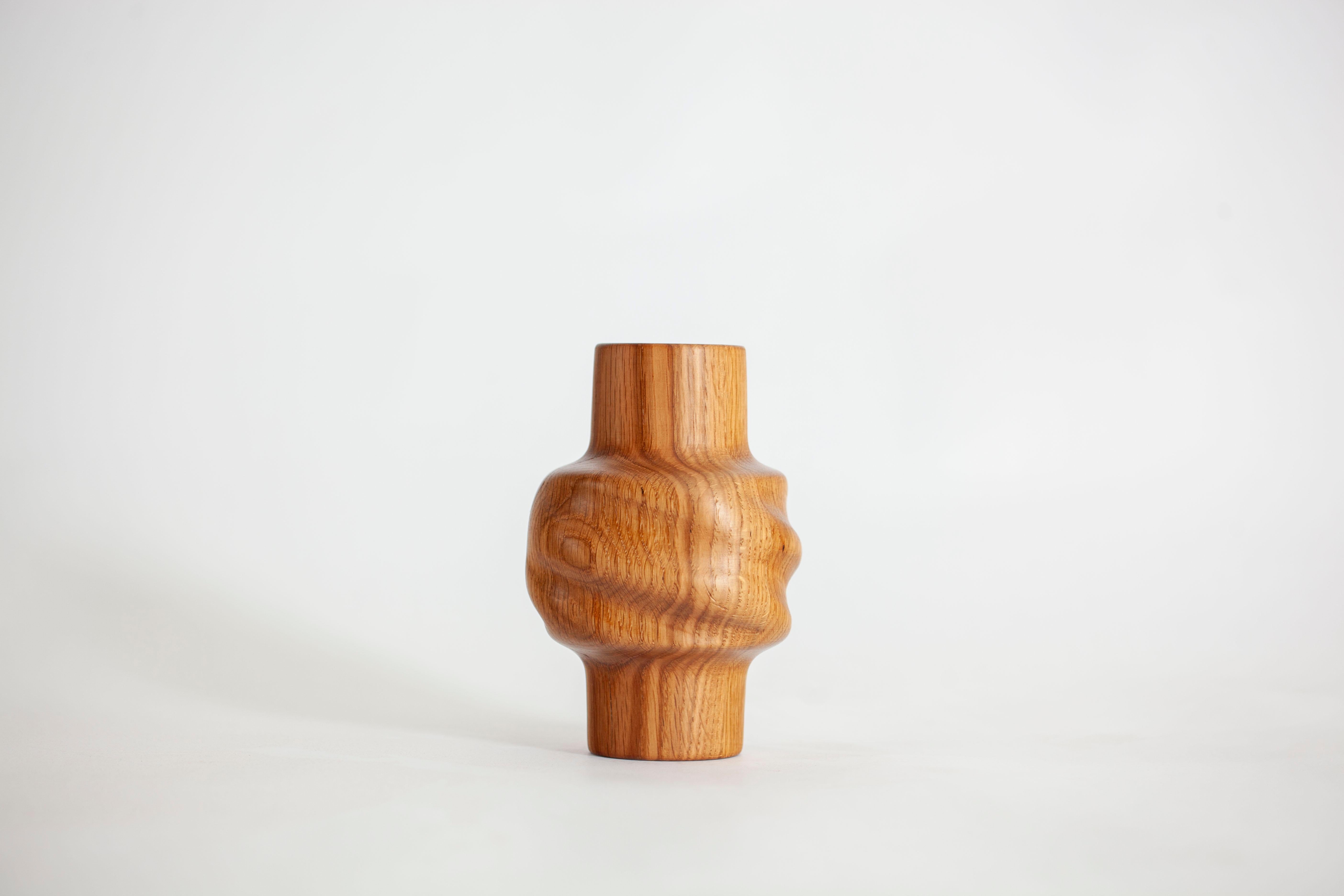 Jarrón Svitok de madera recuperada de roble Estadounidense en venta
