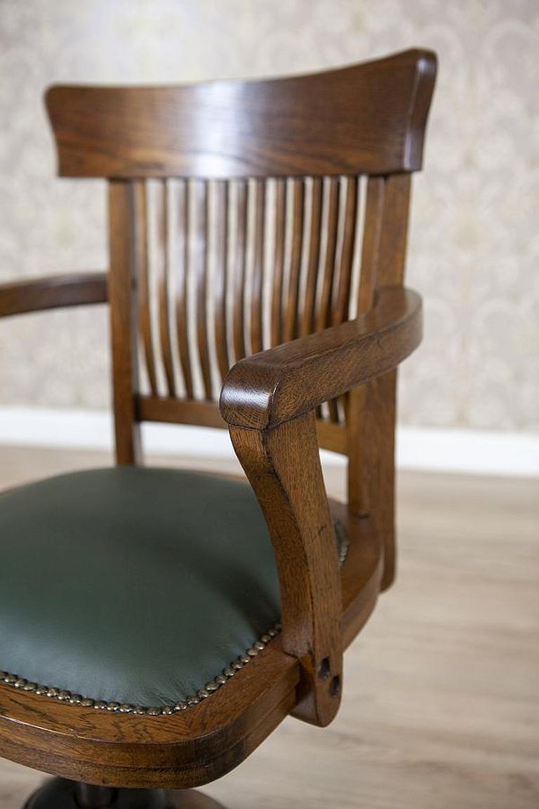 Oak Swivel Desk Chair from the Early 20th Century with Green Leather Seat 7