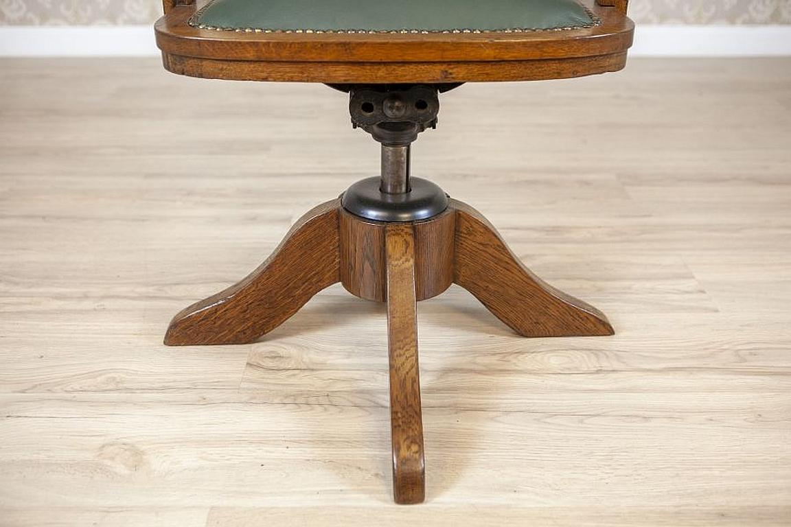 Oak Swivel Desk Chair from the Early 20th Century with Green Leather Seat 10