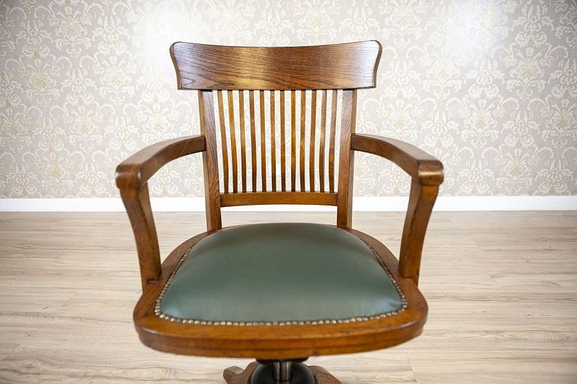 Oak Swivel Desk Chair from the Early 20th Century with Green Leather Seat 4