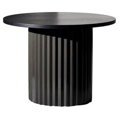 Oak Table 60 by Lisette Rützou