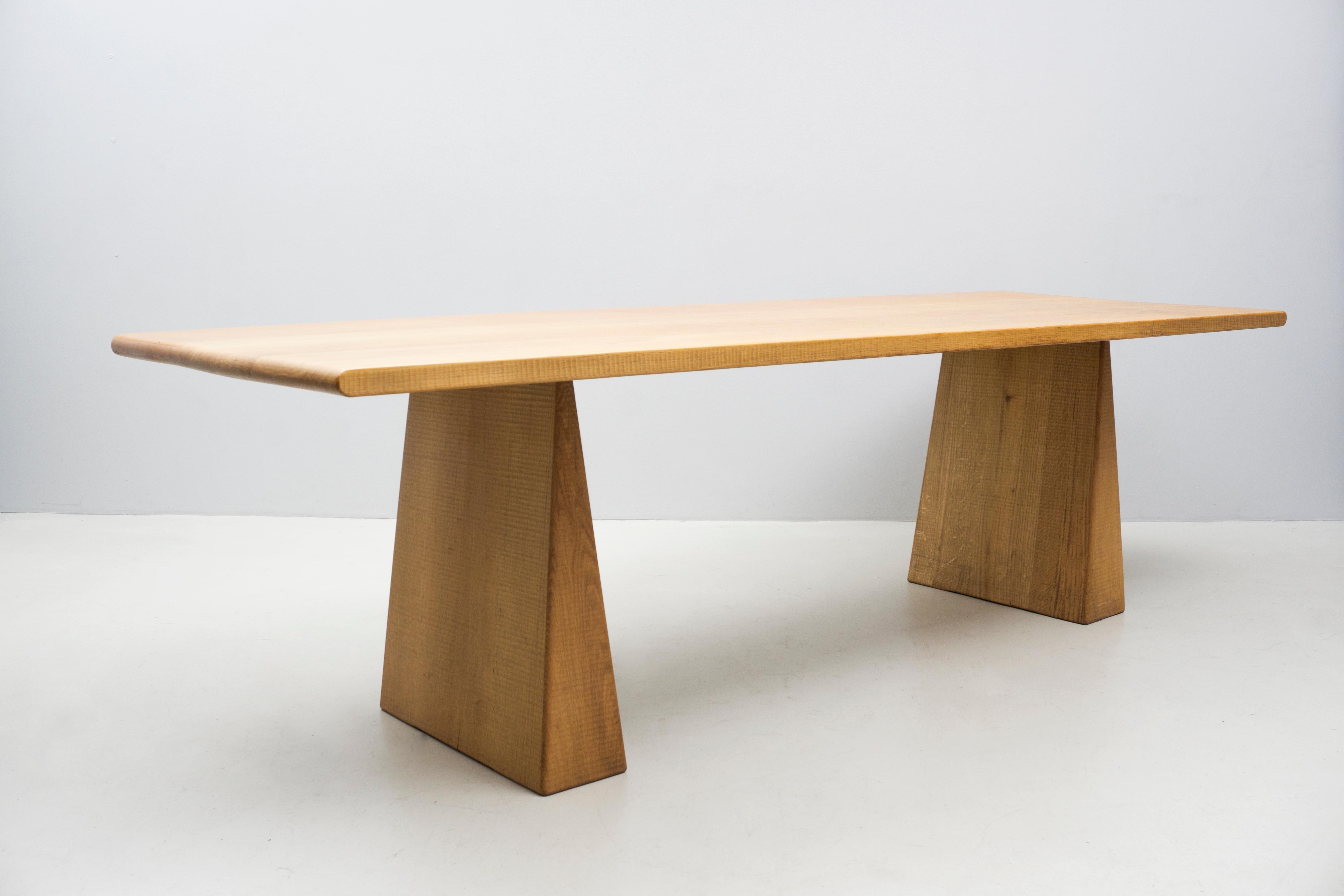 Oak Table by Giuseppe Rivadossi, Brescia, Italy Around 1975 In Good Condition In Berlin, DE